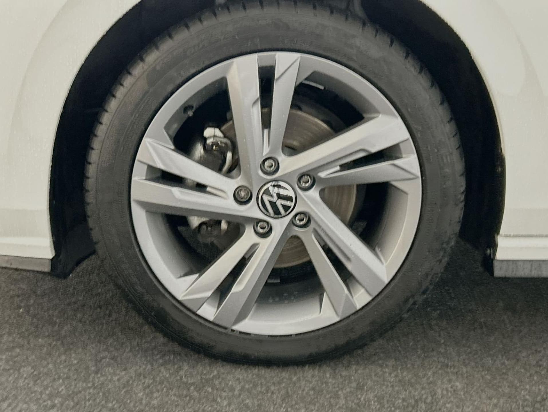 Volkswagen Golf R-Line