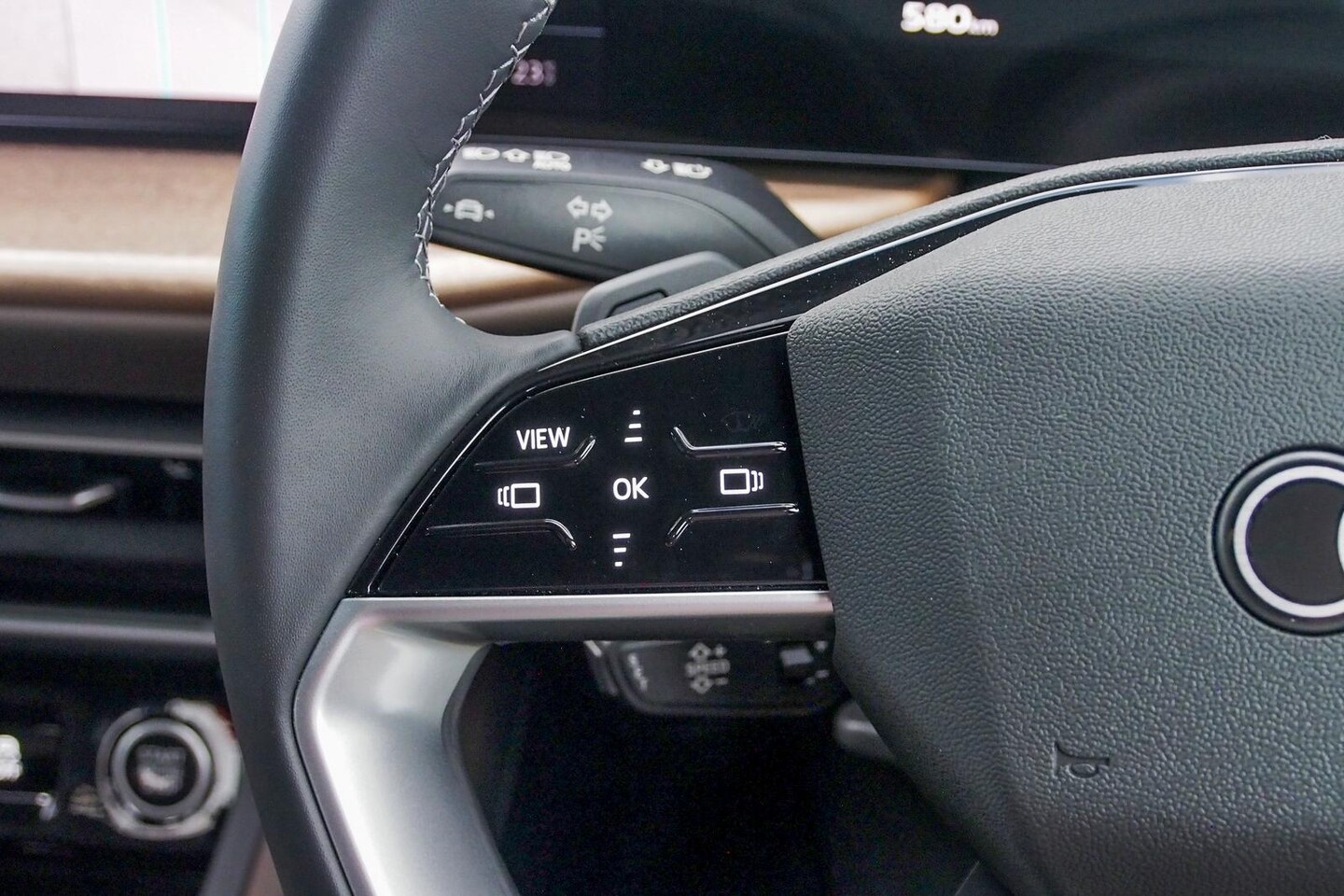 Image about Audi Q5 SUV TDI quattro 150 kW