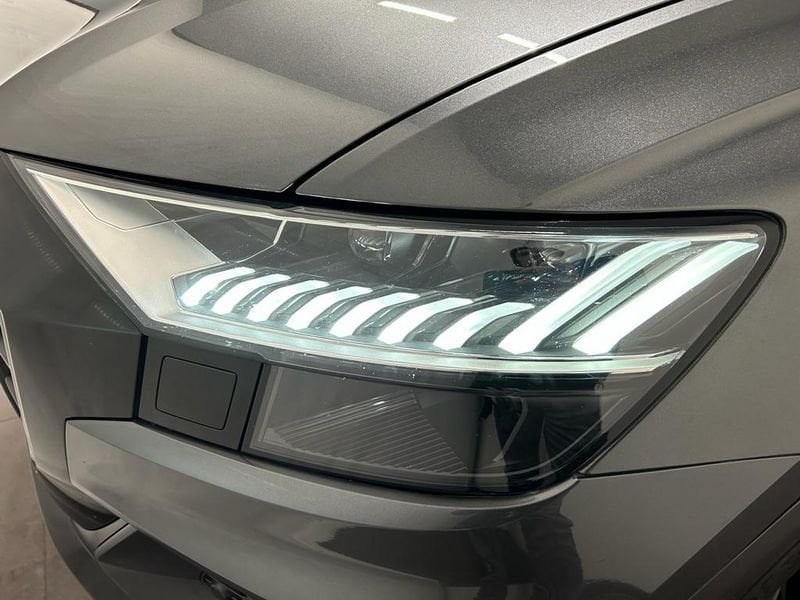 Image about Audi SQ8 SQ8 TDI 320 kW (435 PS) tiptronic