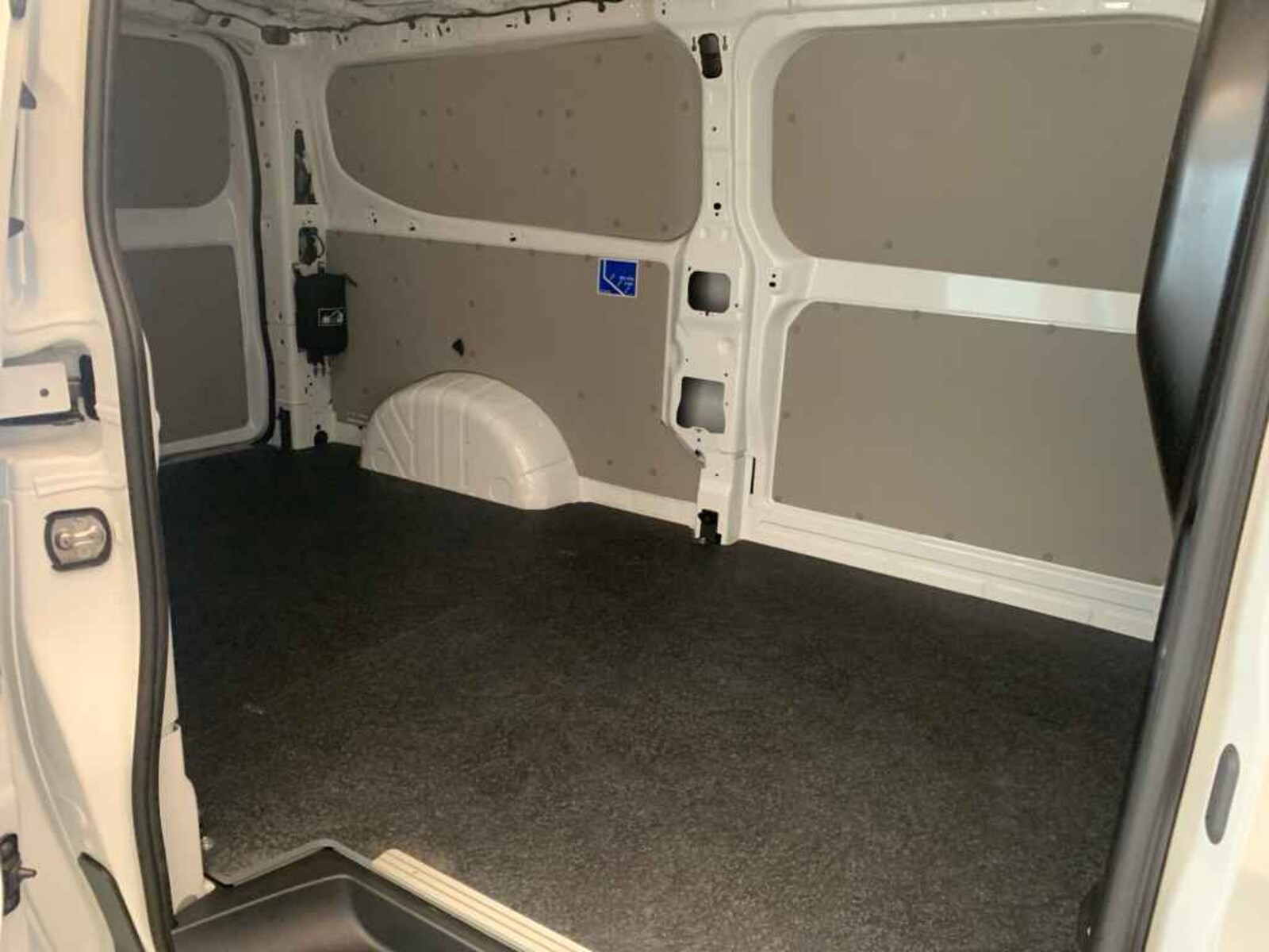 Volkswagen Transporter Kasten langer Radstand – Bild 12