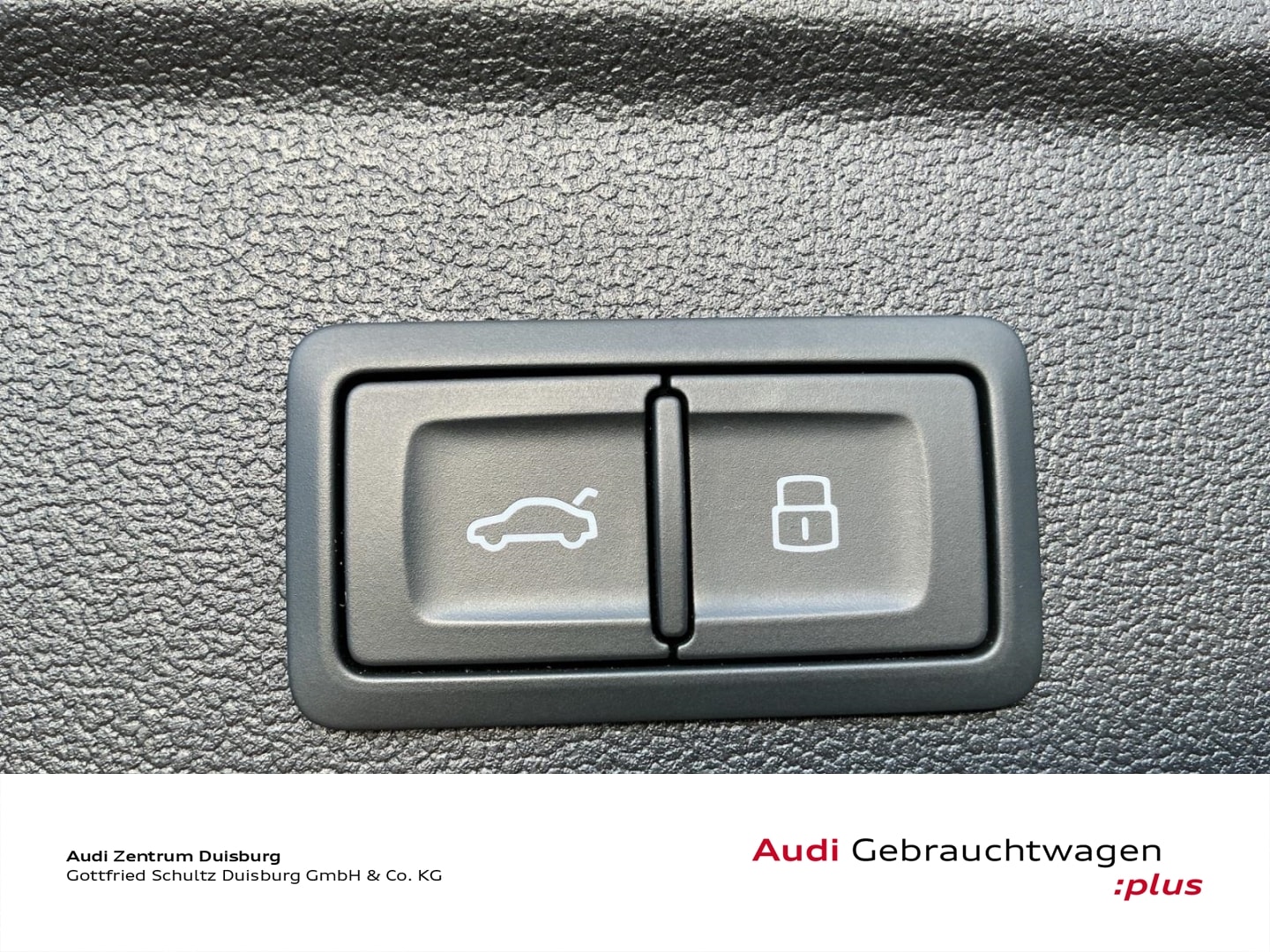 Bild über Audi S3 Sportback TFSI quattro S tronic - für weitere Informationen kontaktieren Sie den Audi Partner