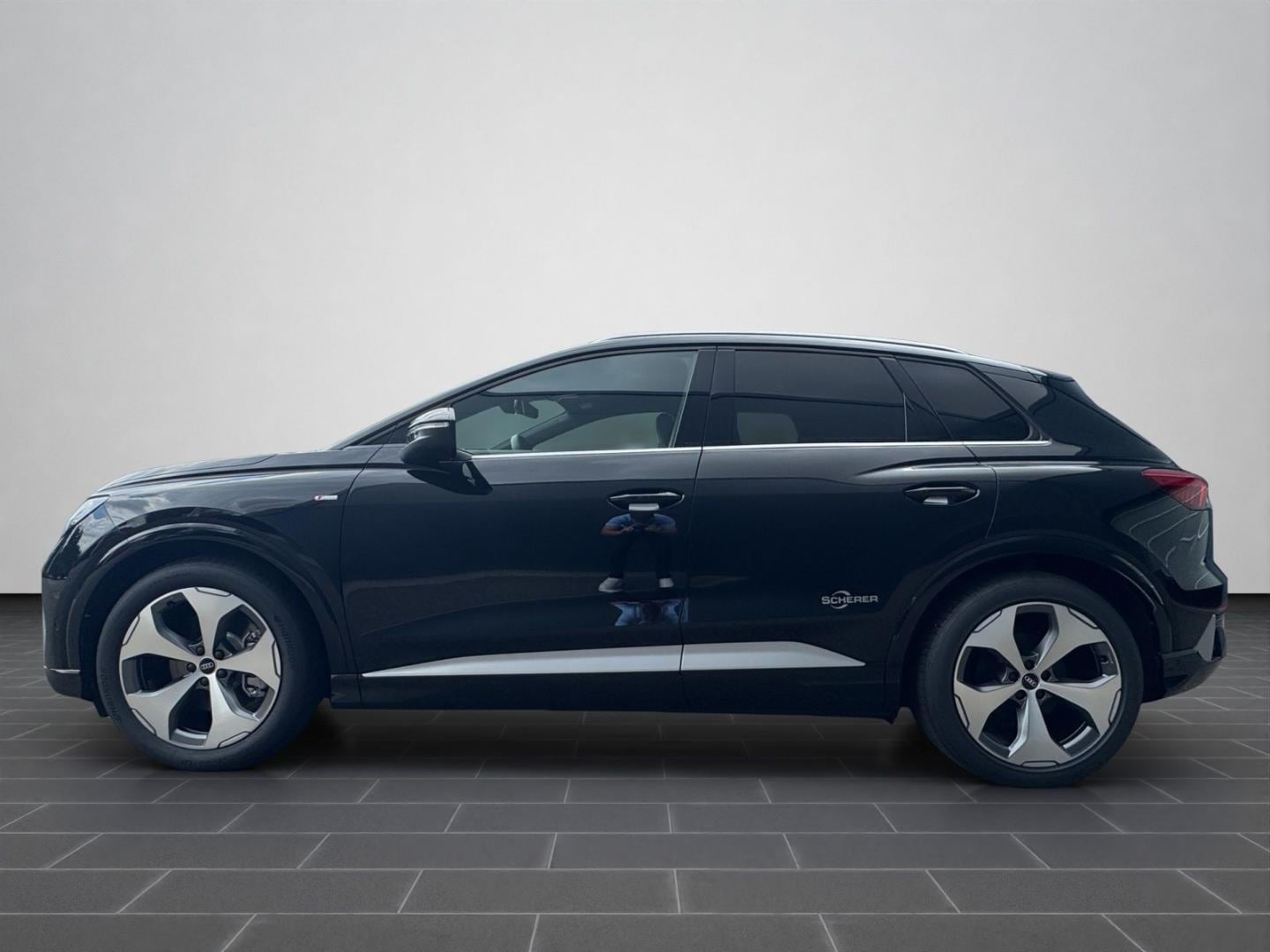 Bild über Audi Q4 SUV e-tron e-tron quattro 220 kW - für weitere Informationen kontaktieren Sie den Audi Partner