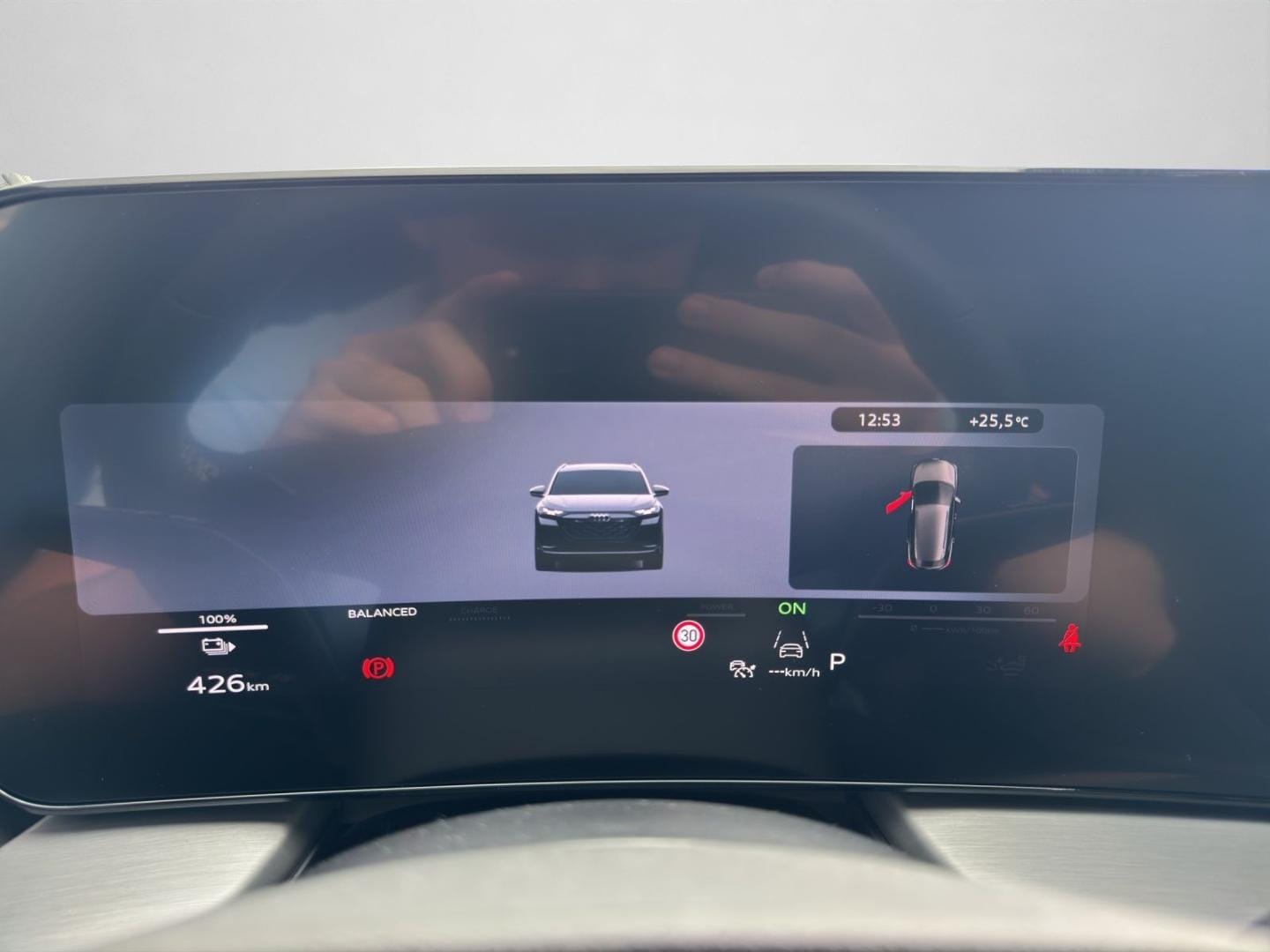 Bild über Audi Q4 SUV e-tron e-tron quattro 220 kW - für weitere Informationen kontaktieren Sie den Audi Partner