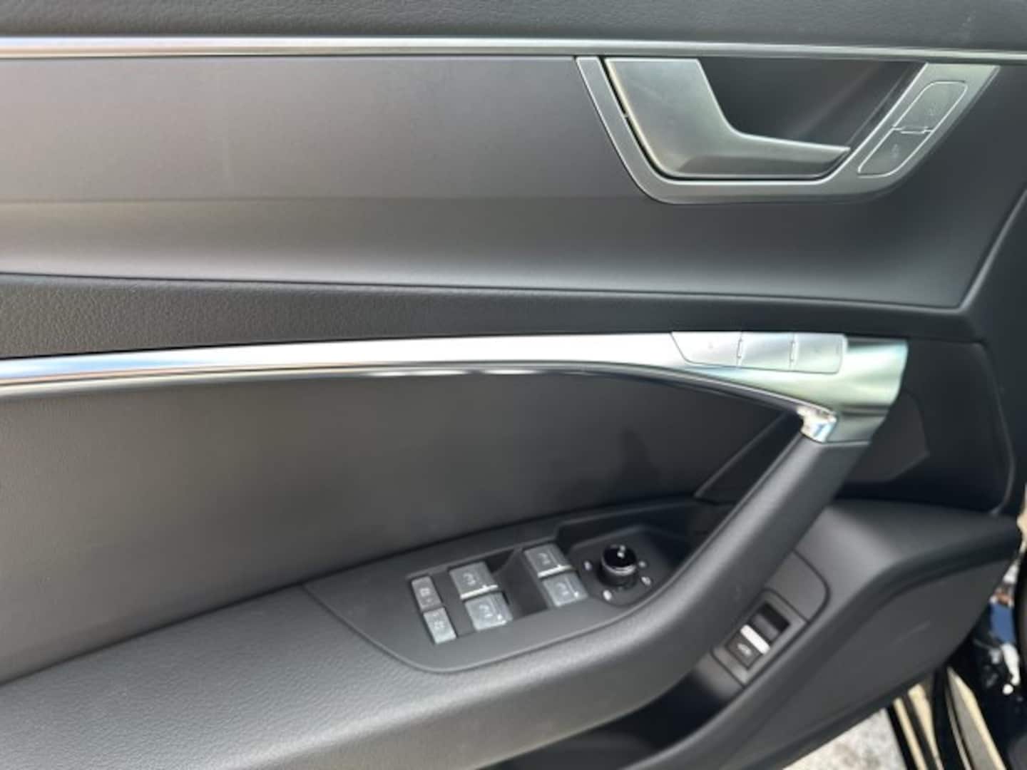 Bild über Audi A6 Avant advanced 45 TDI quattro S tronic - für weitere Informationen kontaktieren Sie den Audi Partner