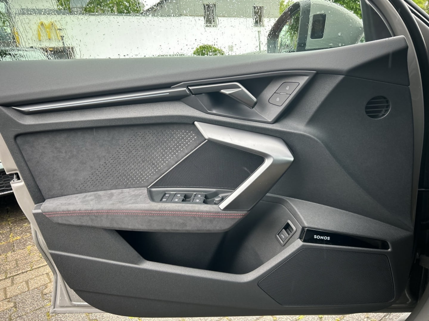 Bild über Audi RS 3 Limousine TFSI quattro 294 kW S tronic - für weitere Informationen kontaktieren Sie den Audi Partner