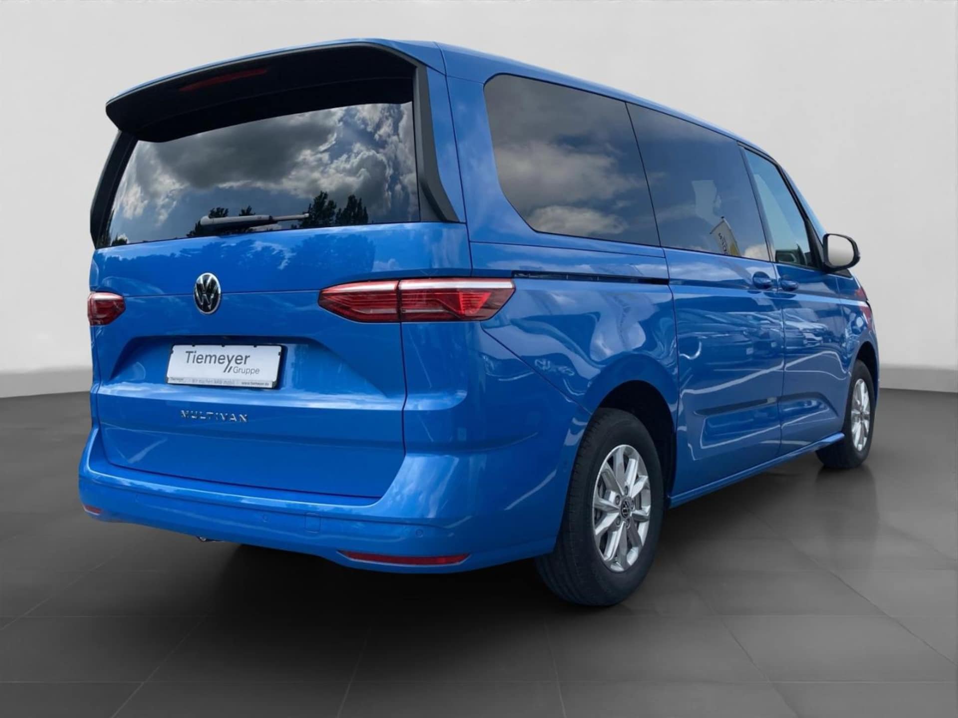 Volkswagen Multivan Langversion Basis-Modell