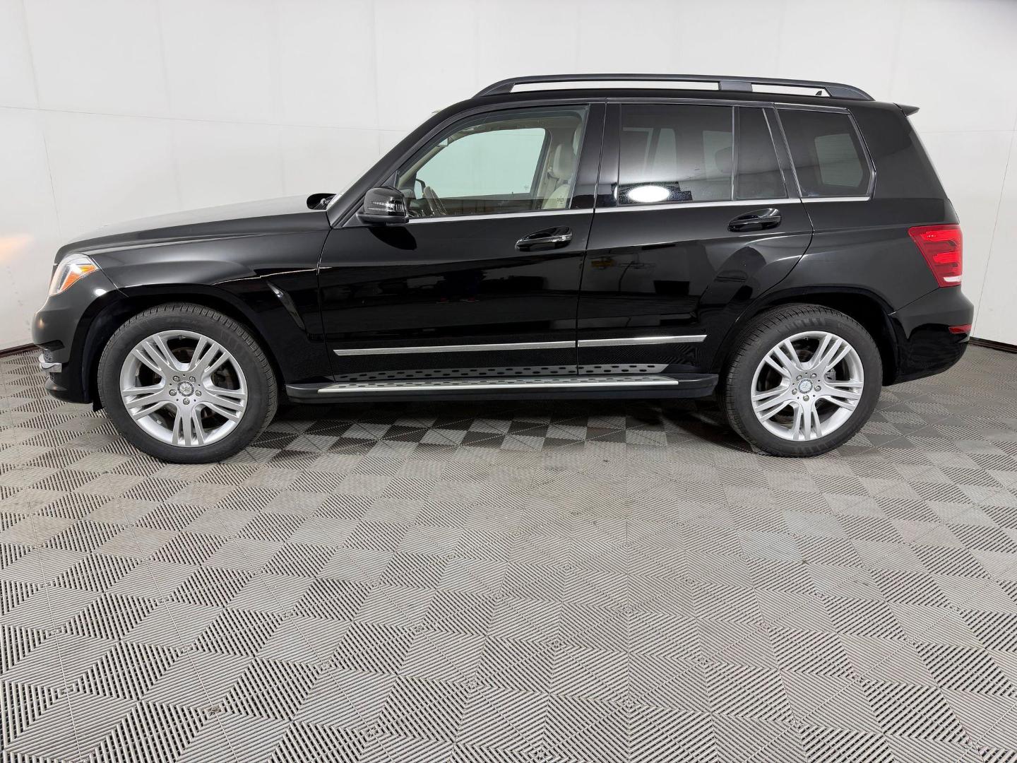 Used 2015 Mercedes-Benz GLK-Class GLK350 with VIN WDCGG8JB8FG395385 for sale in Rockville, MD