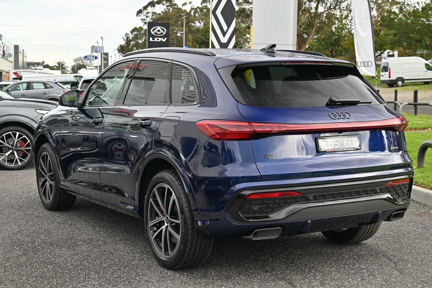 Image about Audi Q5 SUV e-hybrid quattro S tronic