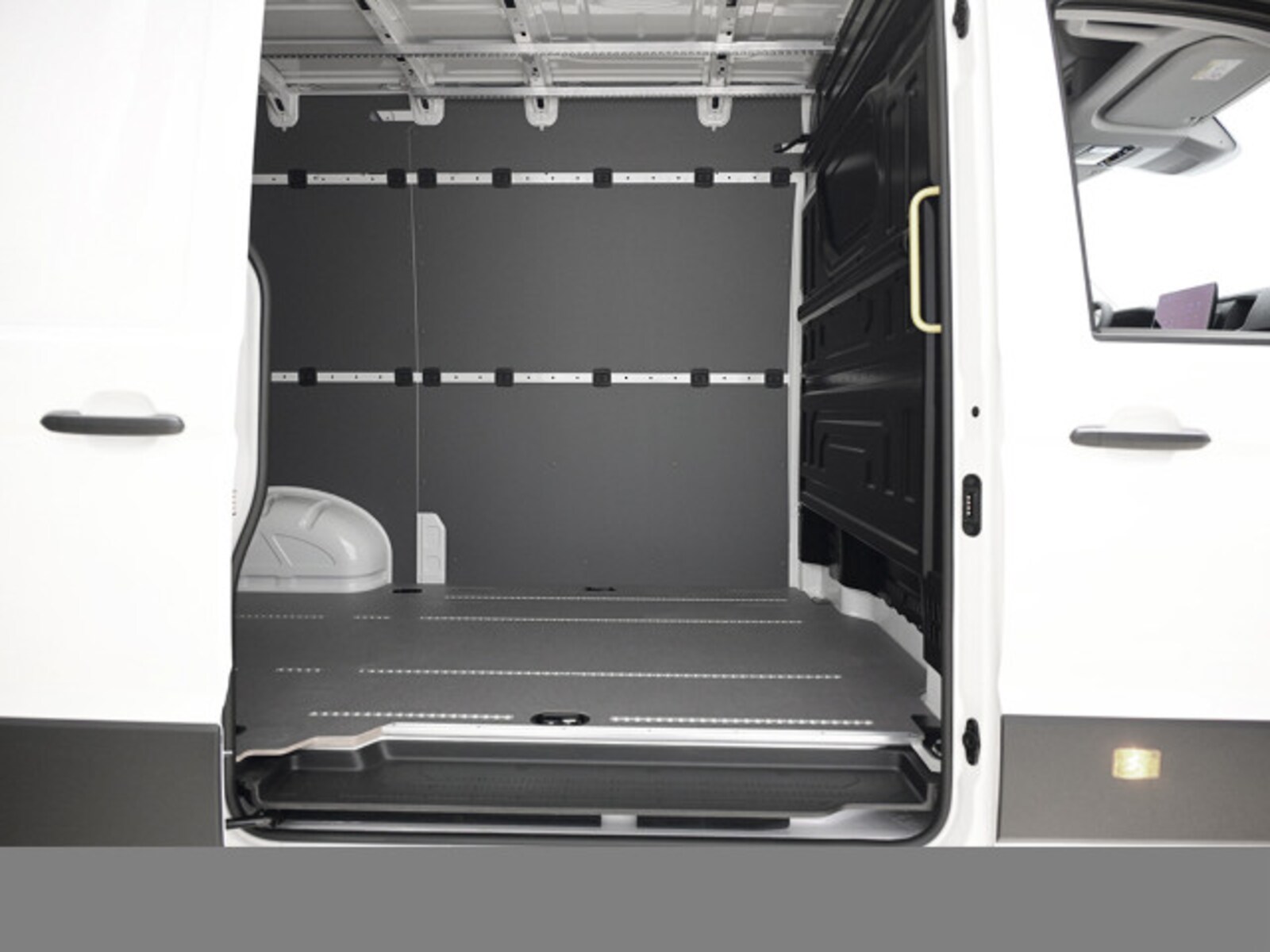 Volkswagen Crafter Kasten mittlerer Radstand – Bild 9