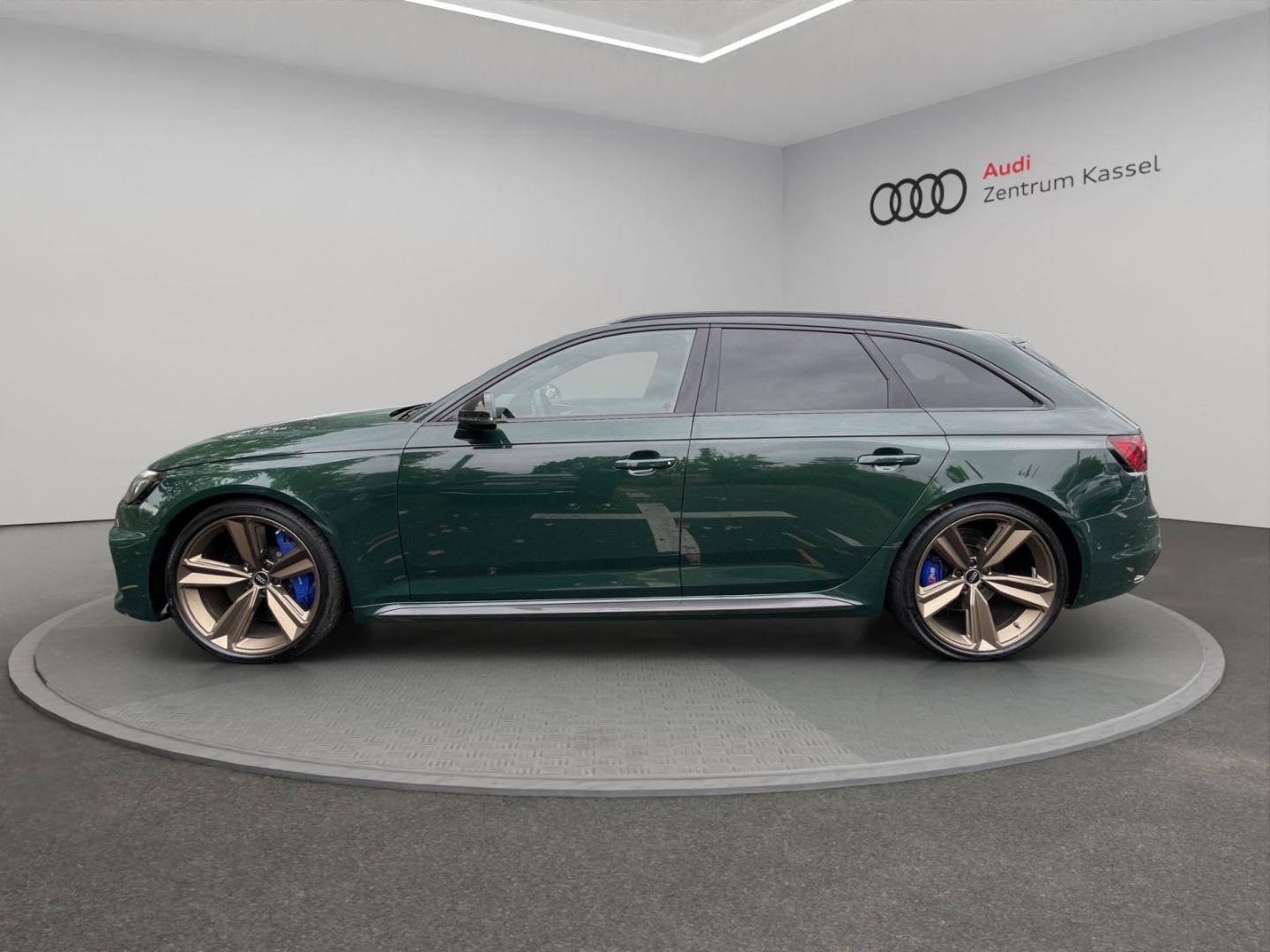 Bild über Audi RS 4 Avant TFSI quattro tiptronic - für weitere Informationen kontaktieren Sie den Audi Partner