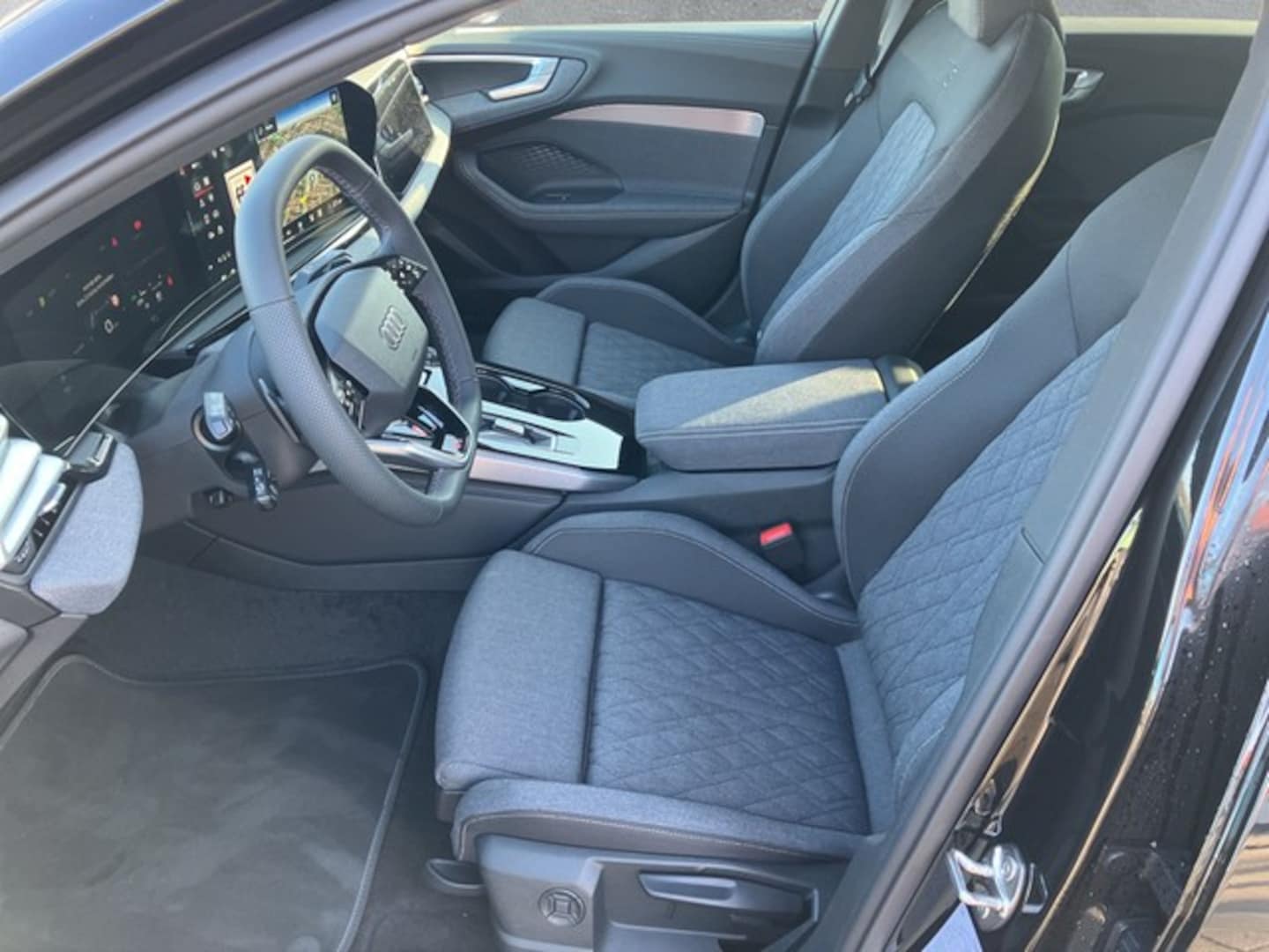 Bild über Audi A5 Avant TDI quattro 150 kW S tronic - für weitere Informationen kontaktieren Sie den Audi Partner