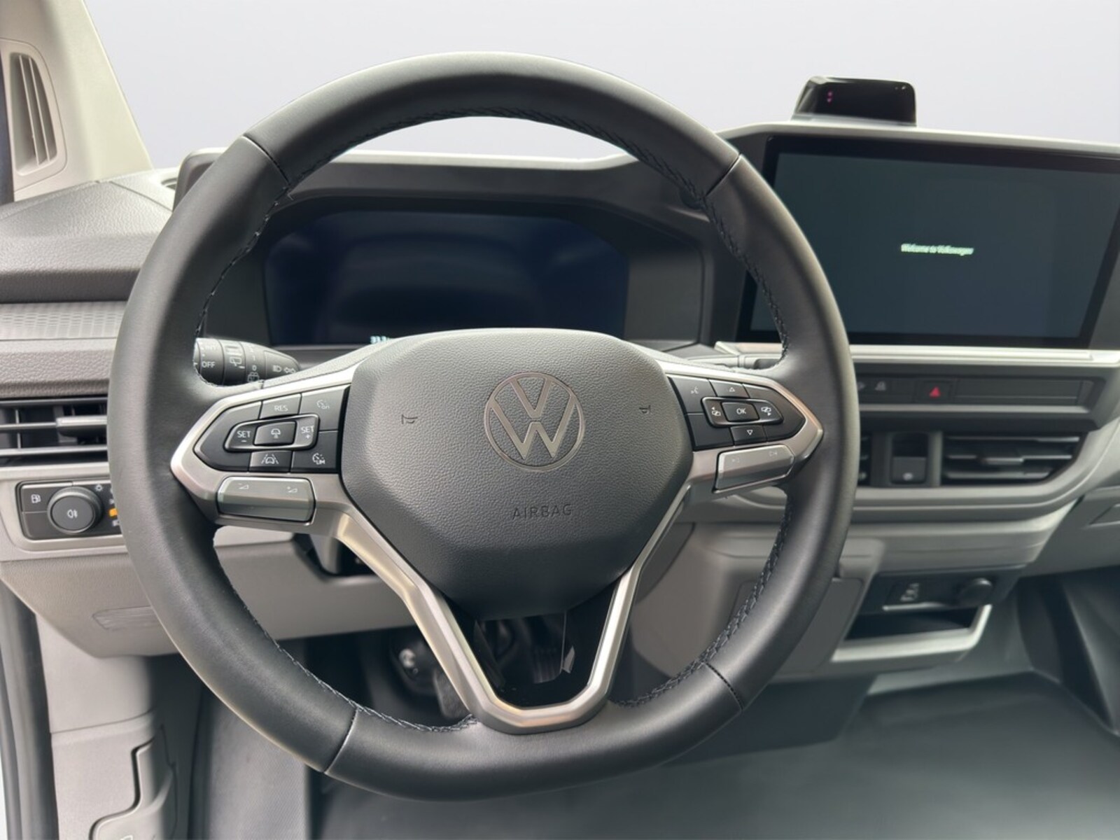 Volkswagen Transporter Kombi kurzer Radstand – Bild 10