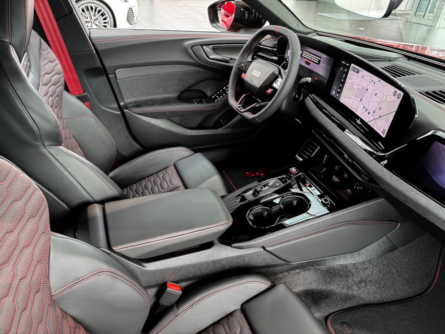 Bild über Audi RS 5 Limousine TFSI quattro 470 kW tiptronic - für weitere Informationen kontaktieren Sie den Audi Partner