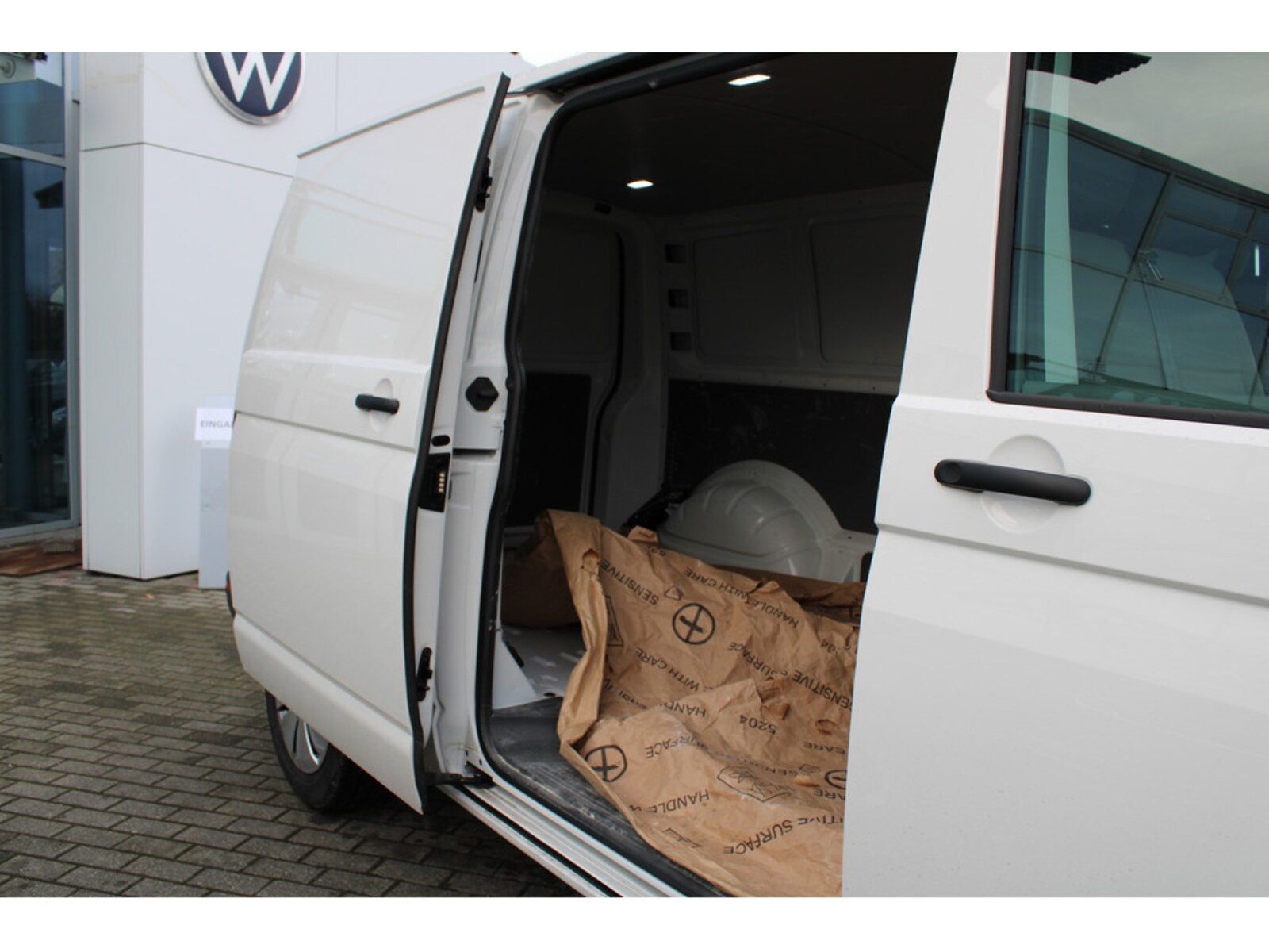 Volkswagen T6.1 Transporter Kasten langer Radstand – Bild 12