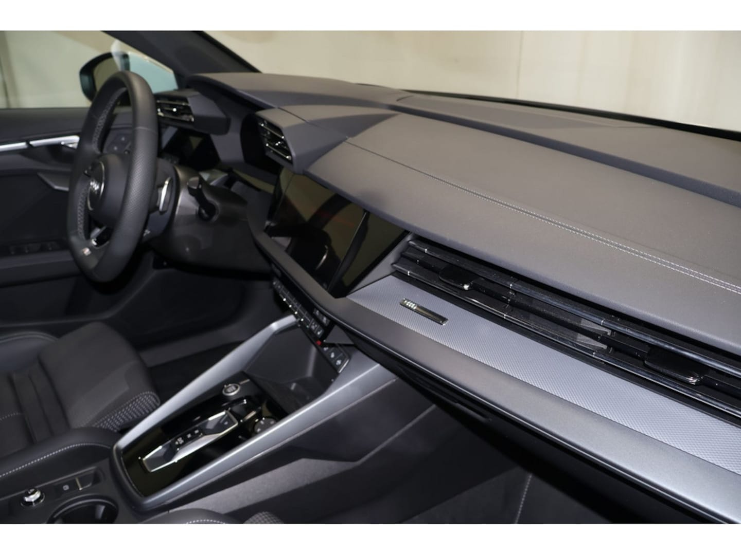 Bild über Audi A3 Sportback S line 35 TDI S tronic - für weitere Informationen kontaktieren Sie den Audi Partner