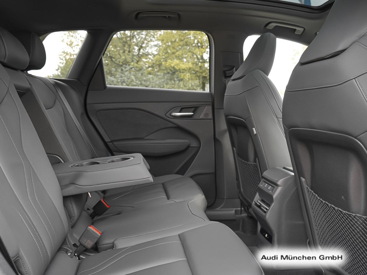Bild über Audi Q3 SUV TFSI quattro 150 kW S tronic - für weitere Informationen kontaktieren Sie den Audi Partner