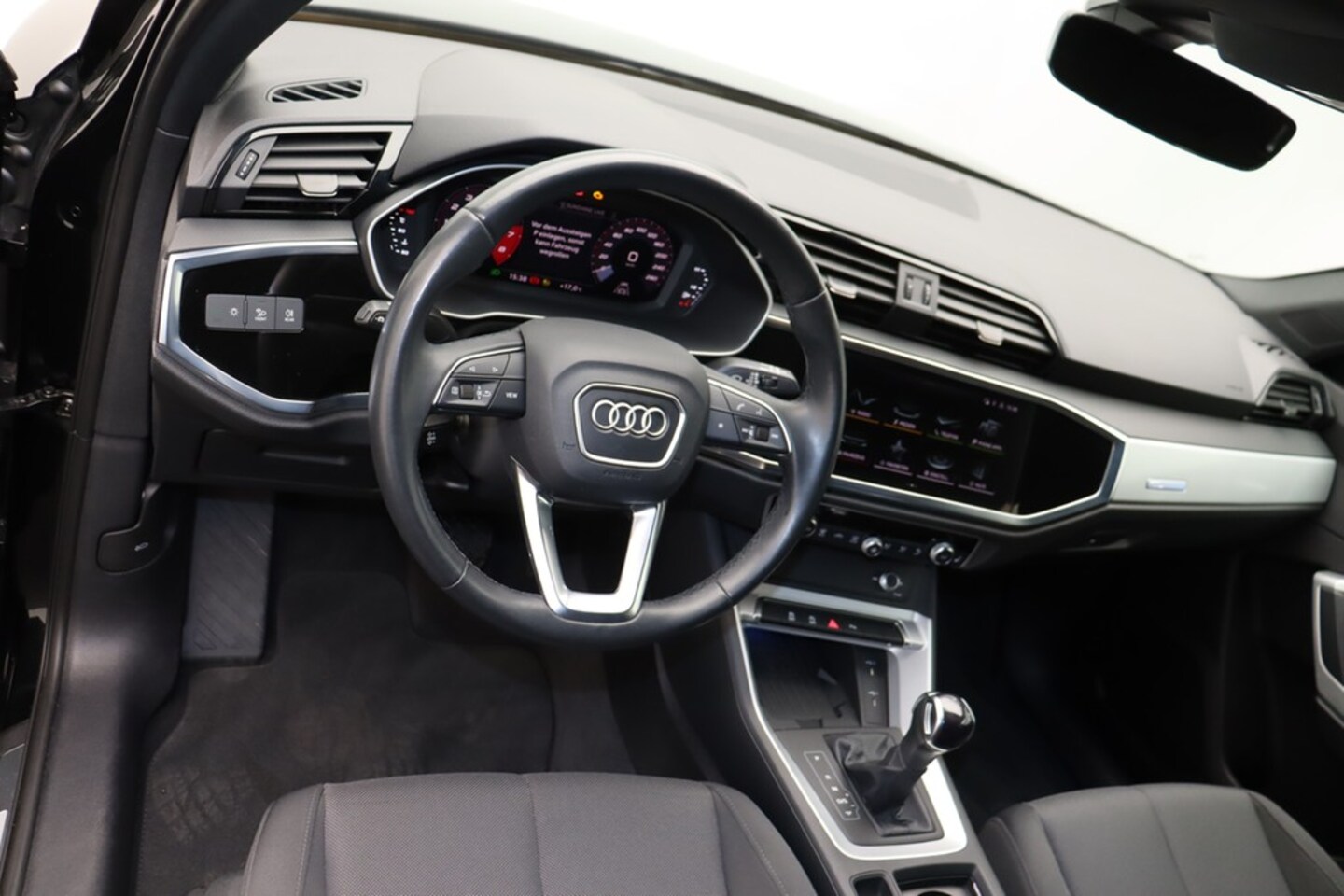 Bild über Audi Q3 advanced 35 TFSI S tronic - für weitere Informationen kontaktieren Sie den Audi Partner