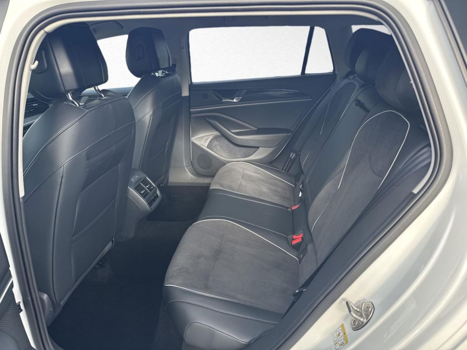 Volkswagen Passat – Bild 13