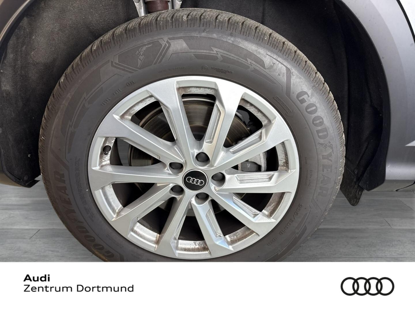 Bild über Audi Q5 SUV TDI quattro 150 kW S tronic - für weitere Informationen kontaktieren Sie den Audi Partner