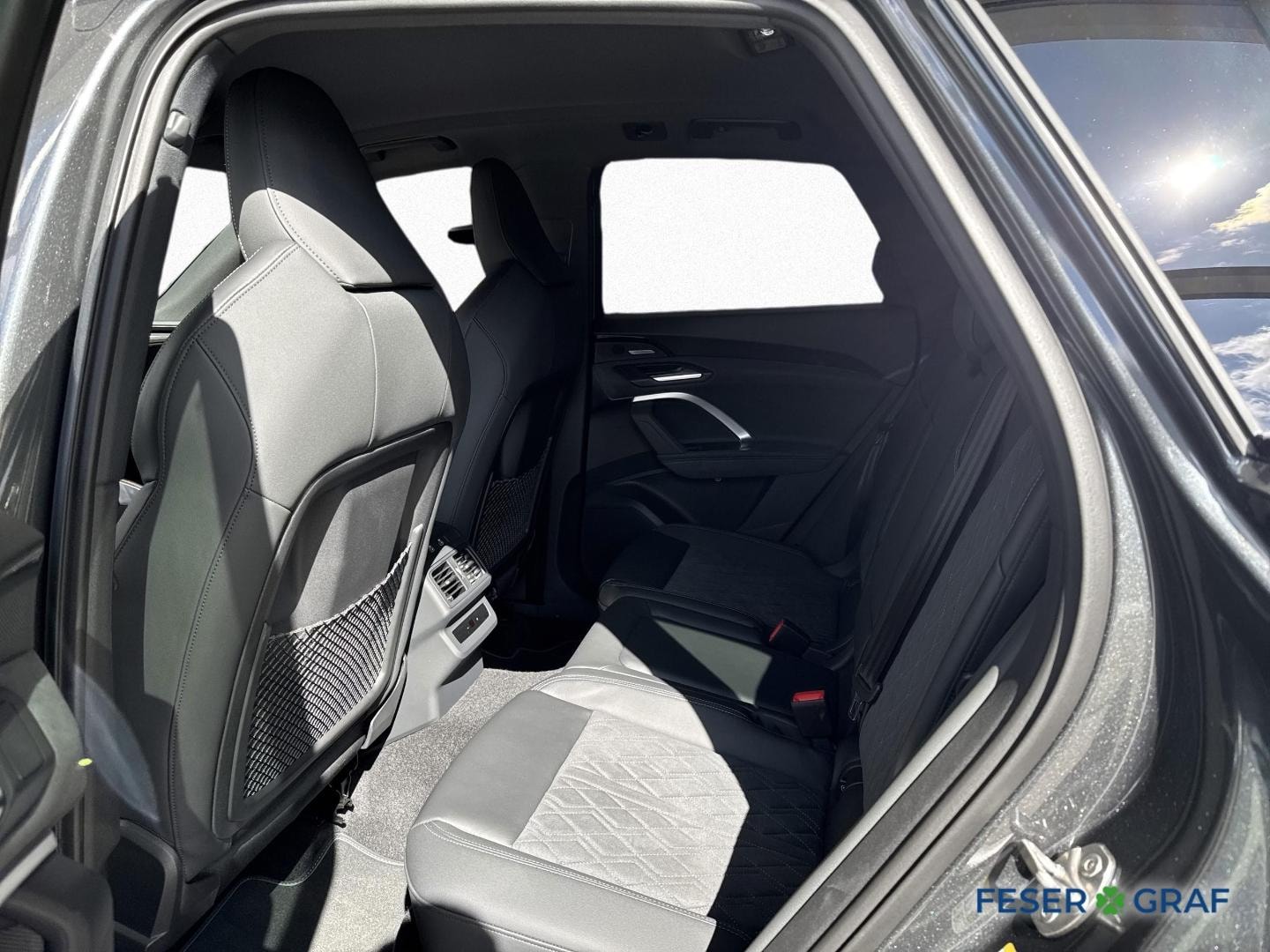 Bild über Audi Q5 SUV TDI quattro 150 kW S tronic - für weitere Informationen kontaktieren Sie den Audi Partner