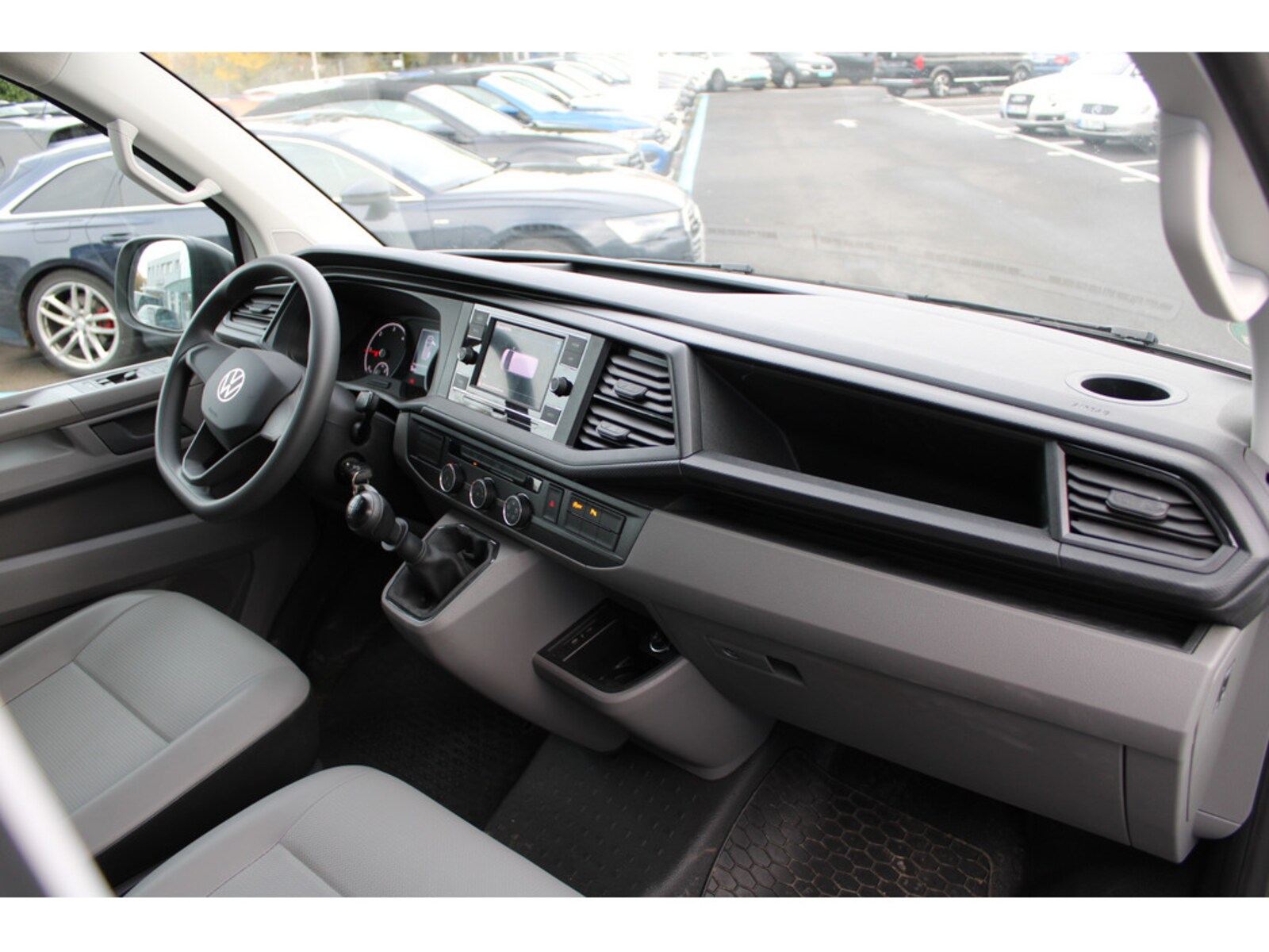 Volkswagen T6.1 Transporter Kasten langer Radstand – Bild 14