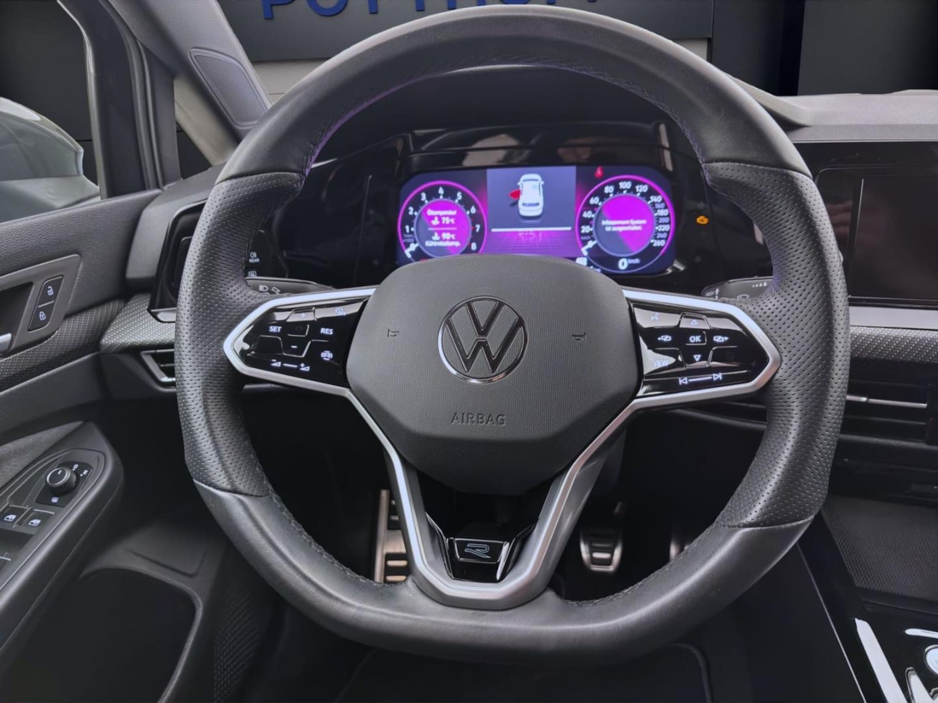 Volkswagen Golf R-Line
