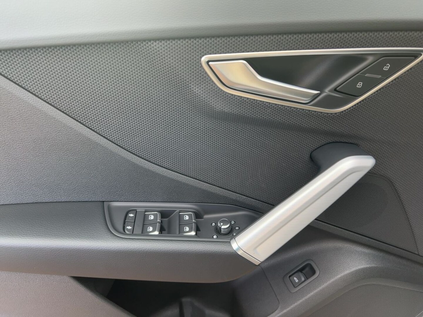 Bild über Audi Q2 S line 35 TFSI S tronic - für weitere Informationen kontaktieren Sie den Audi Partner