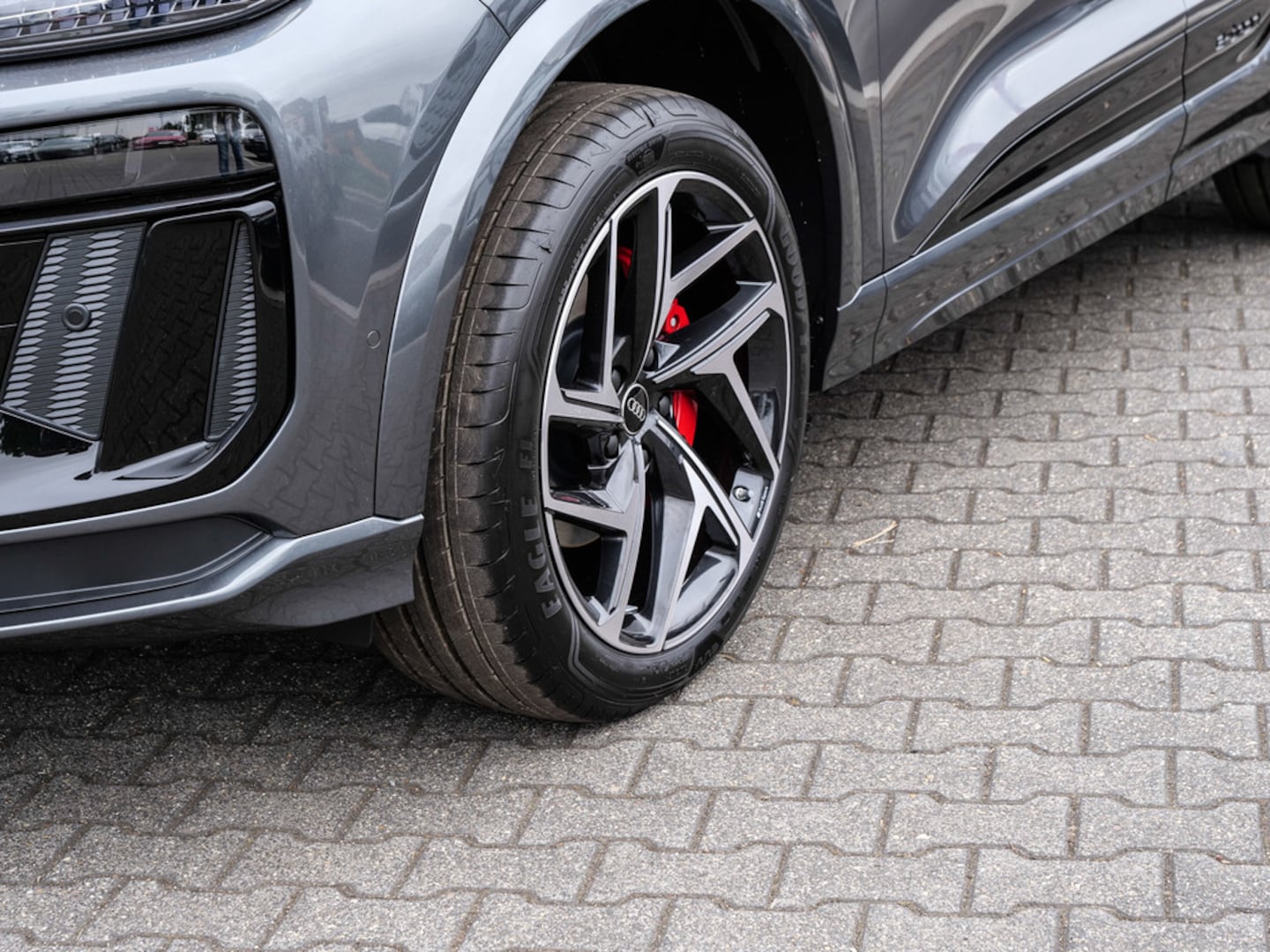 Bild über Audi Q6 SUV e-tron S line business e-tron performance 225 kW - für weitere Informationen kontaktieren Sie den Audi Partner