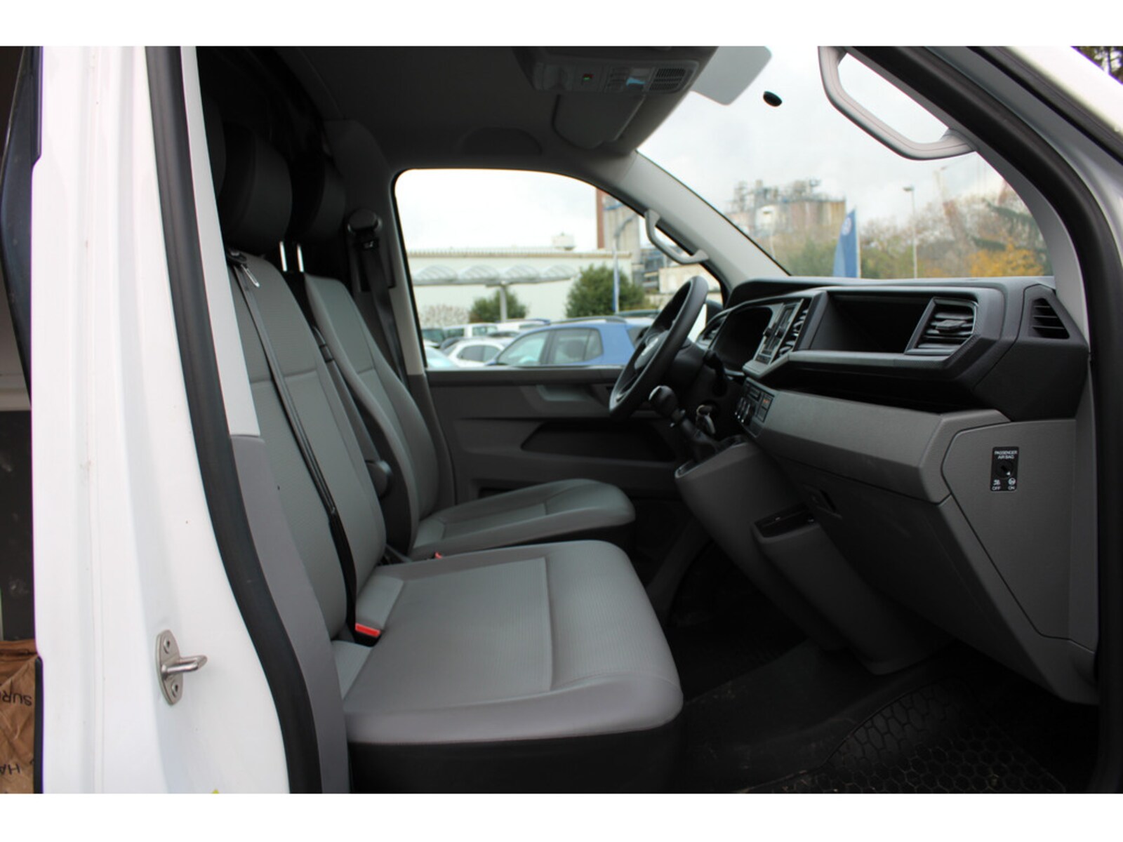 Volkswagen T6.1 Transporter Kasten langer Radstand – Bild 15