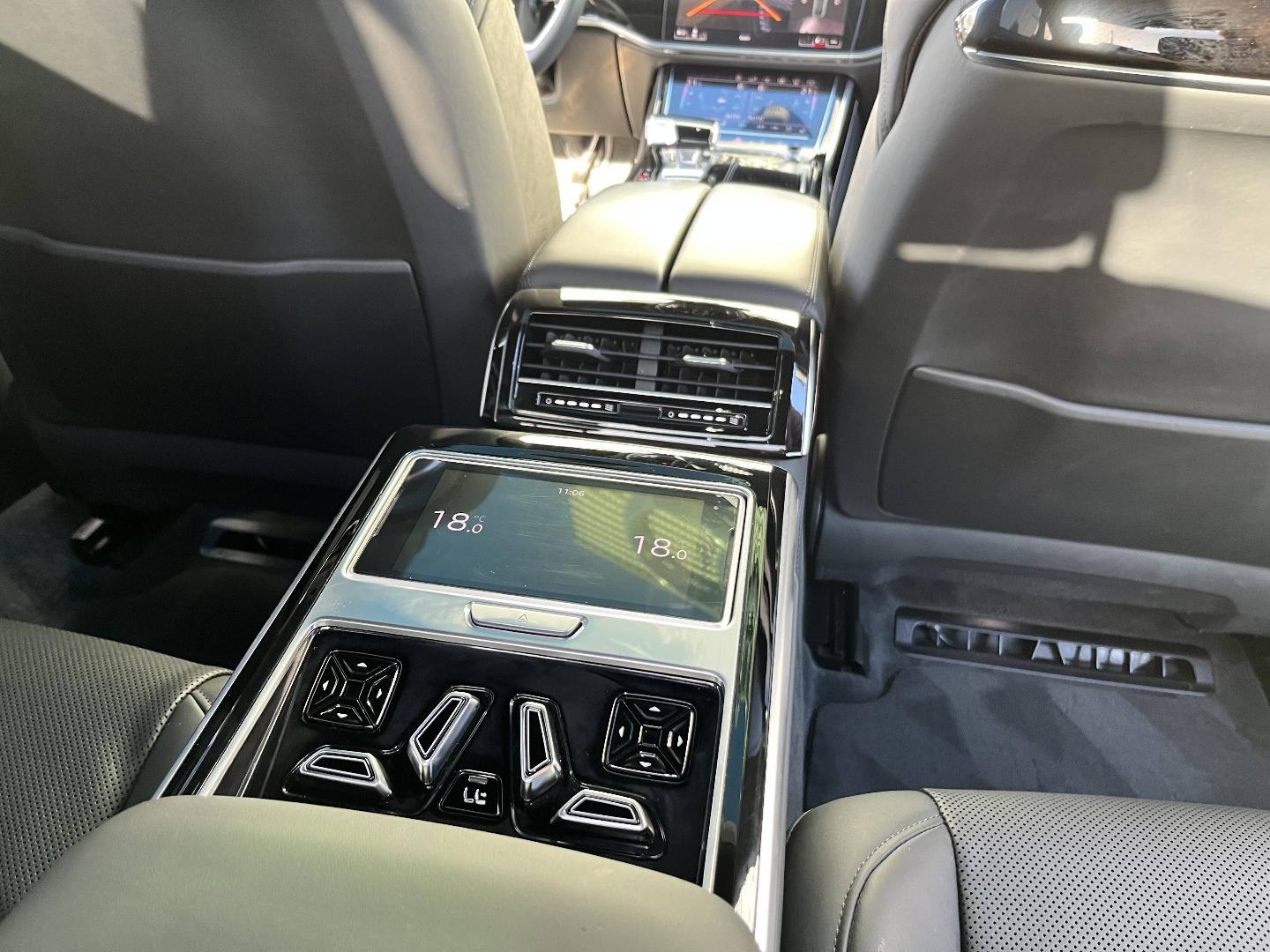 Image about Audi S8 S8 TFSI quattro 420 kW (571 ch) tiptronic