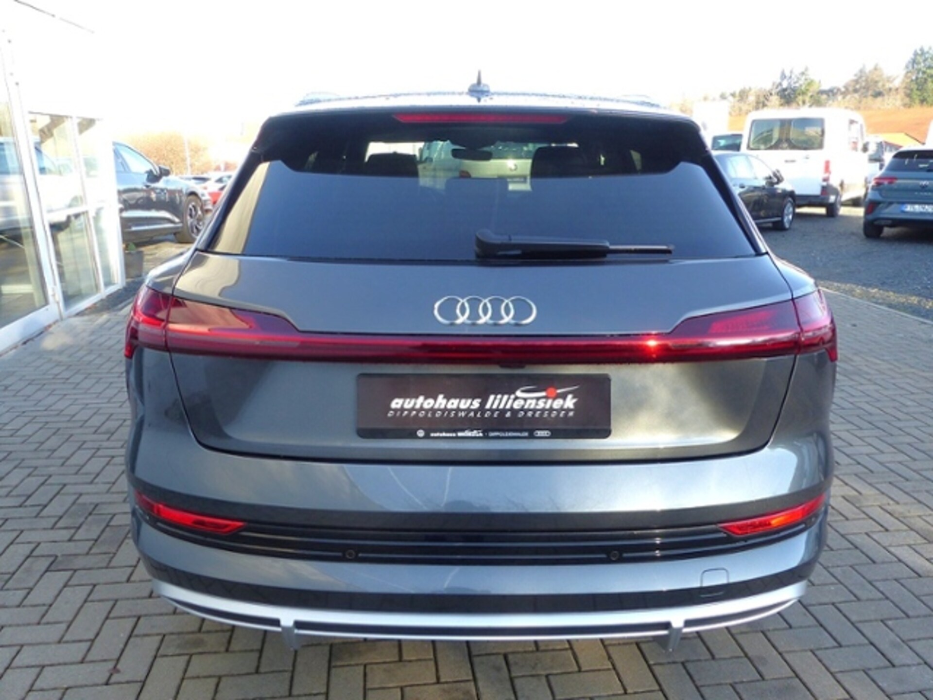 Audi e-tron S line