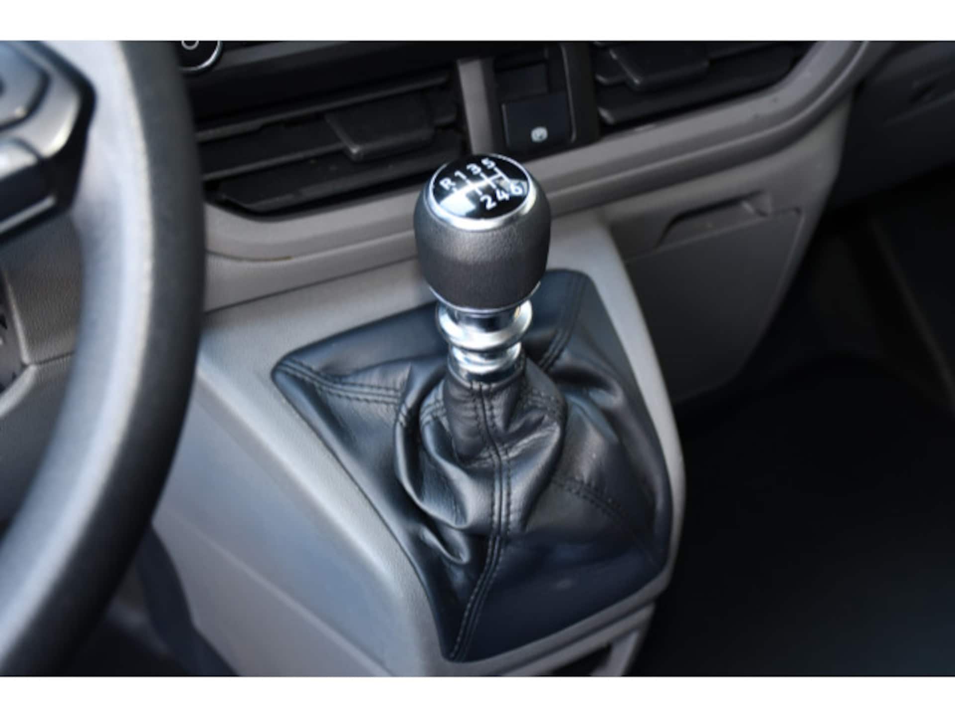 Volkswagen Transporter Kasten langer Radstand