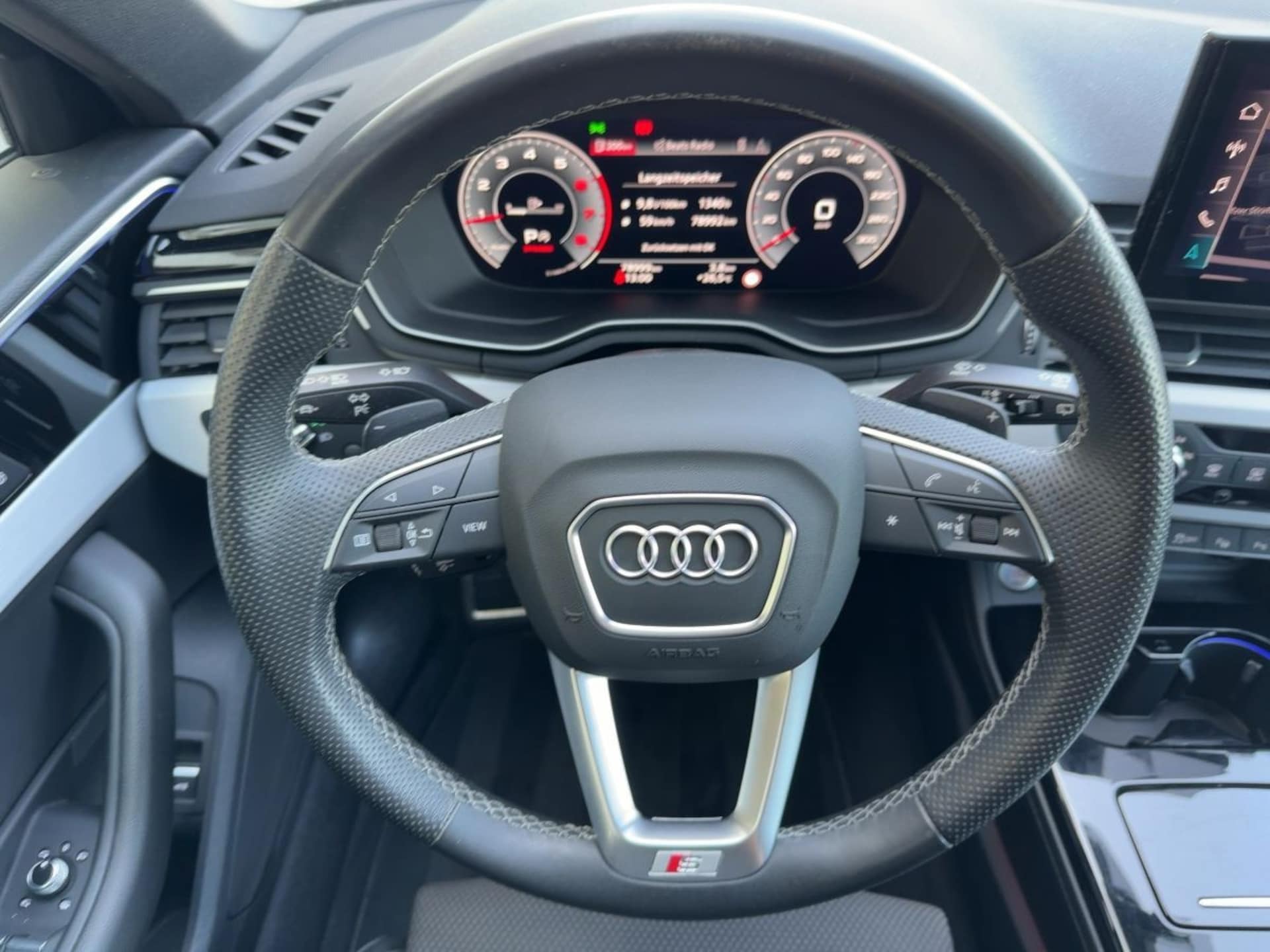 Audi A4 Avant S line