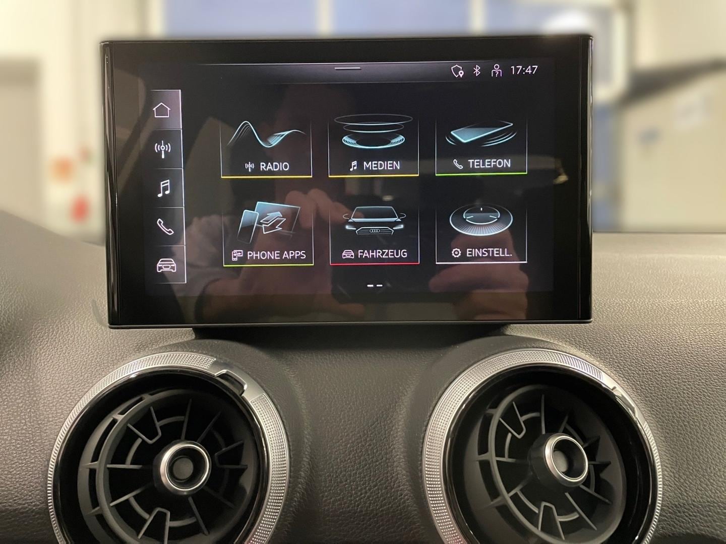 Bild über Audi Q2 S line 35 TFSI S tronic - für weitere Informationen kontaktieren Sie den Audi Partner