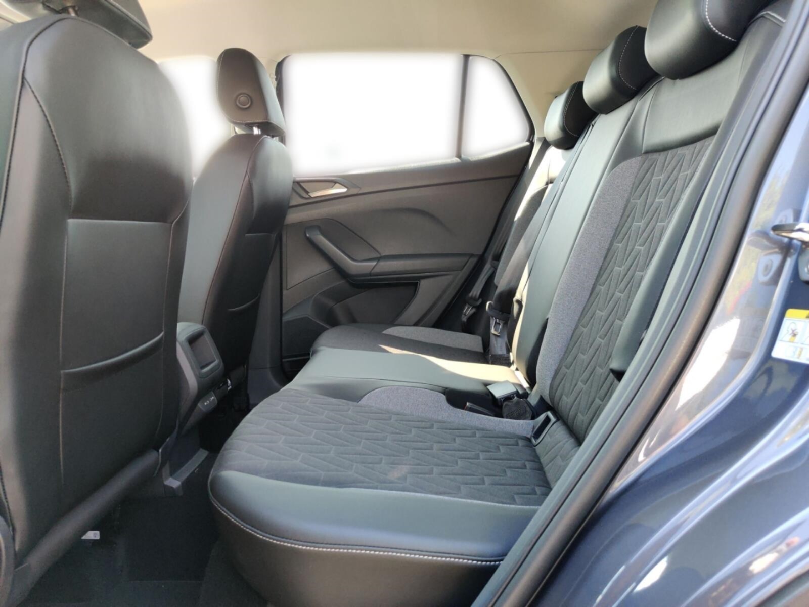 Volkswagen T-Cross – Bild 11