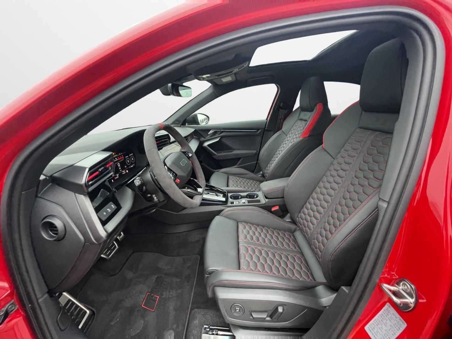 Image about Audi RS 3 Limousine TFSI quattro S tronic