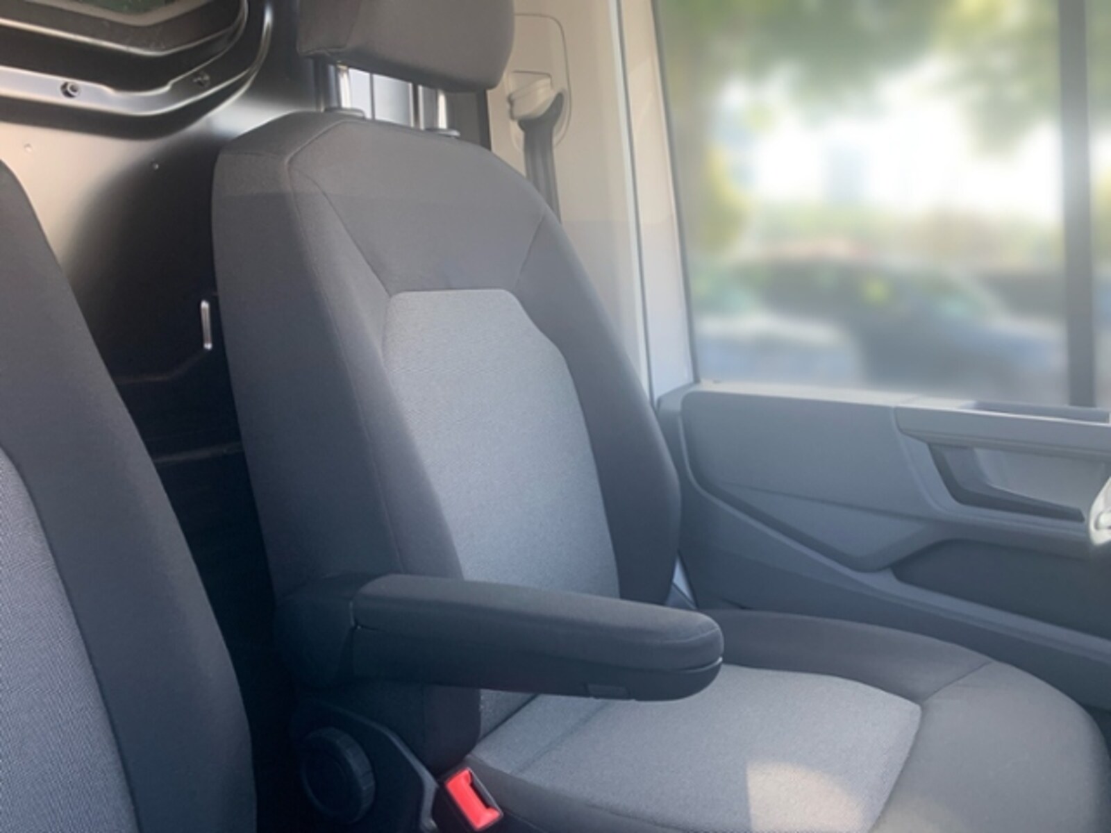 Volkswagen Crafter Kasten mittlerer Radstand – Bild 14