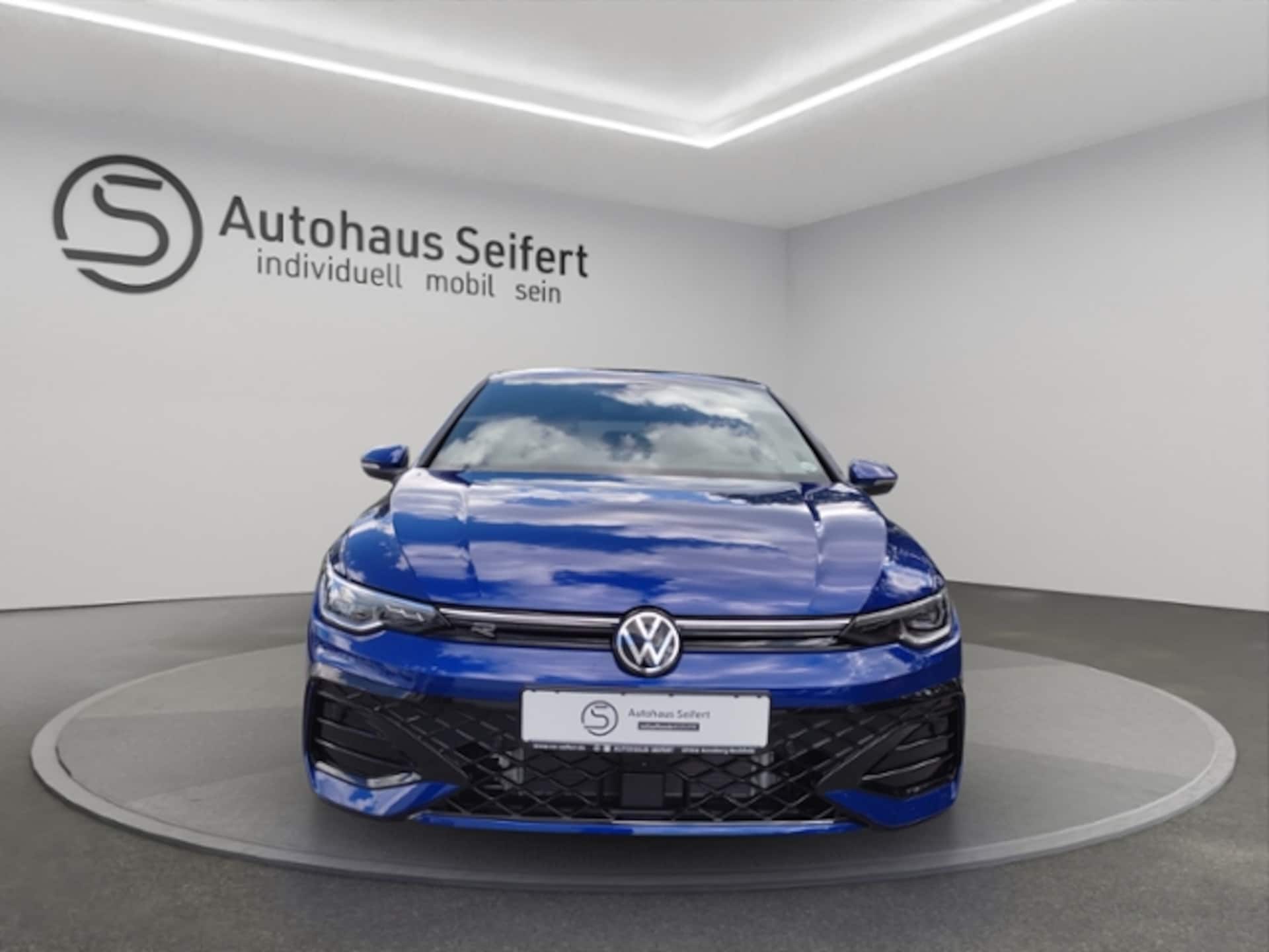 Volkswagen Golf R-Line