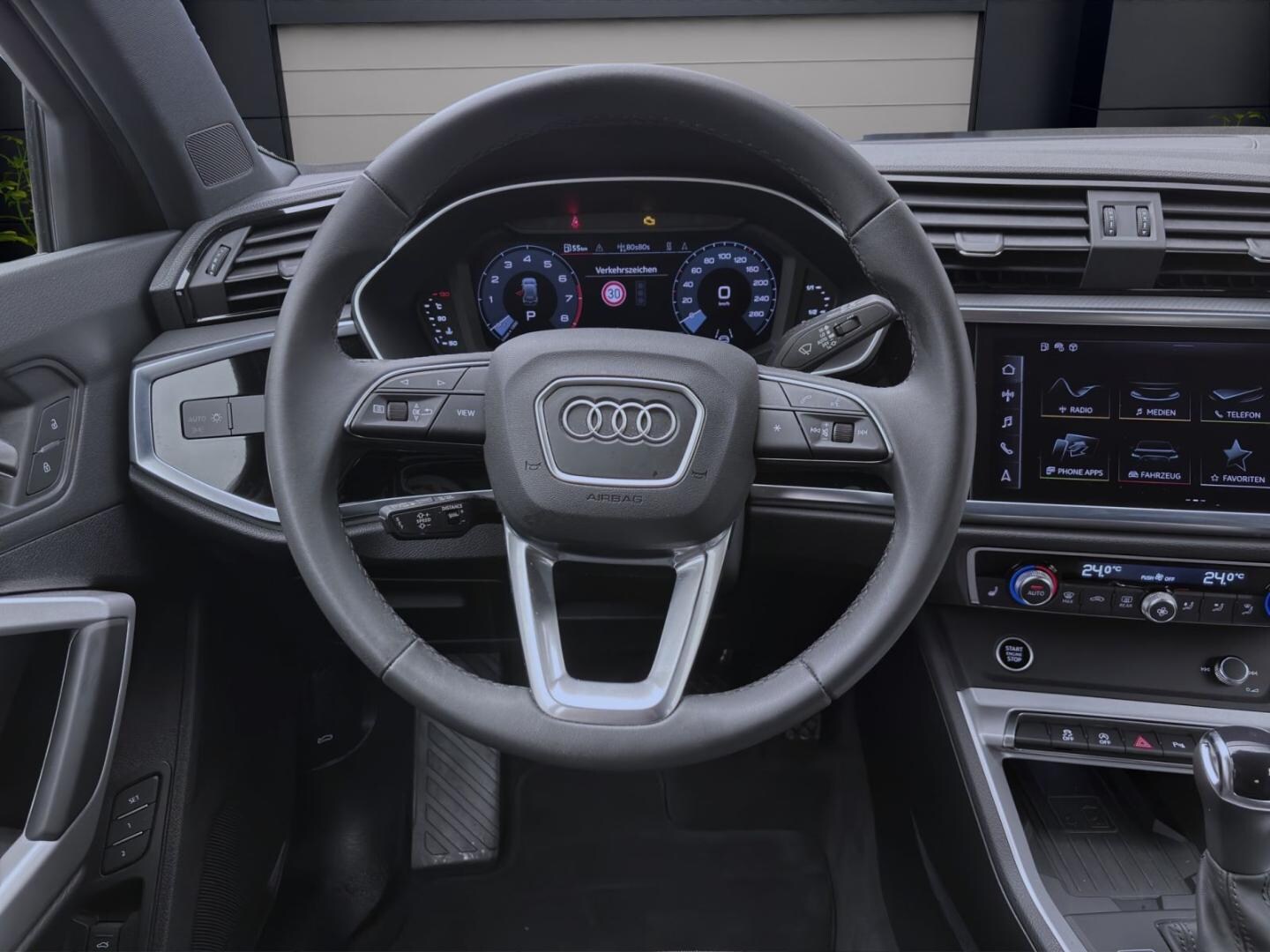 Bild über Audi Q3 advanced 35 TFSI S tronic - für weitere Informationen kontaktieren Sie den Audi Partner