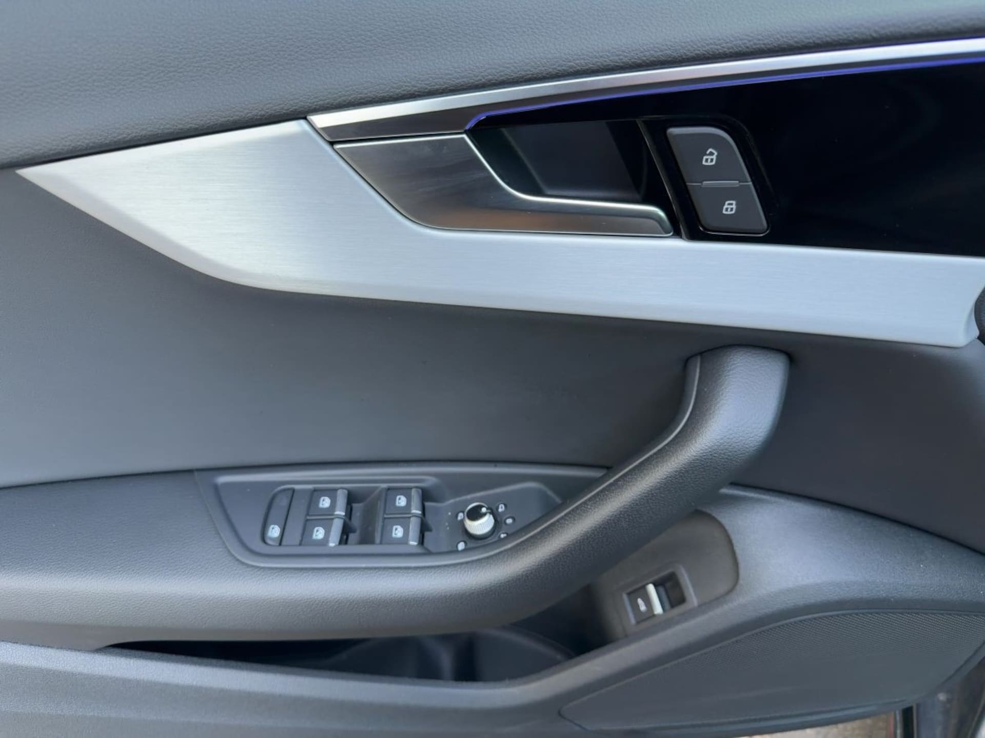 Audi A4 Avant S line