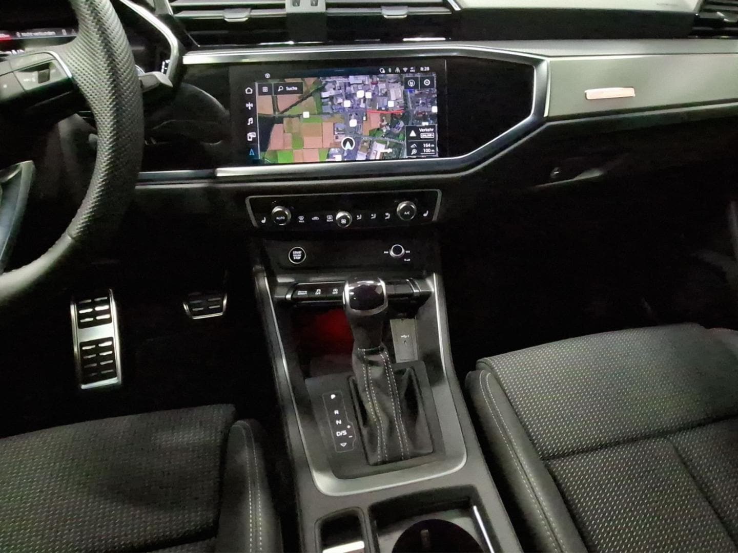 Bild über Audi Q3 S line 35 TDI S tronic - für weitere Informationen kontaktieren Sie den Audi Partner