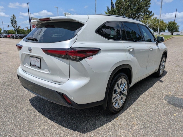 2024 Toyota Highlander