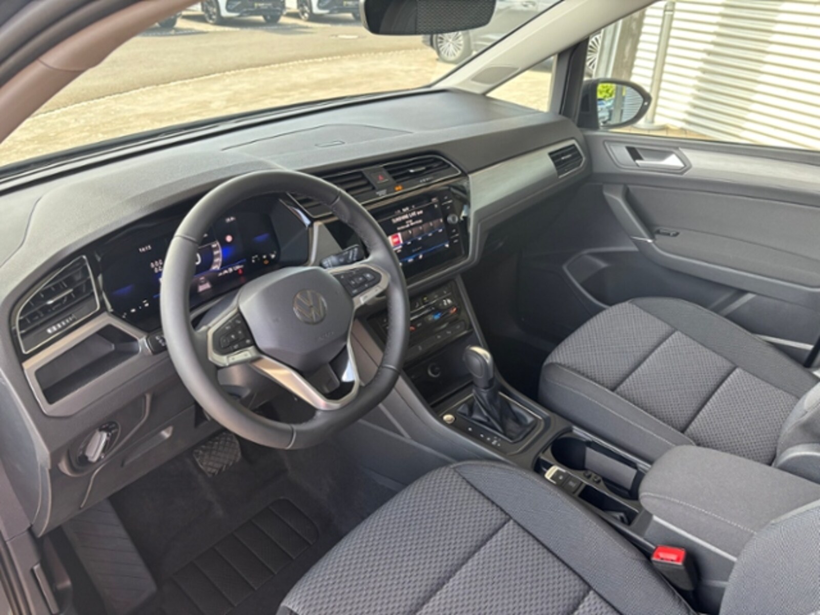 Volkswagen Touran – Bild 7