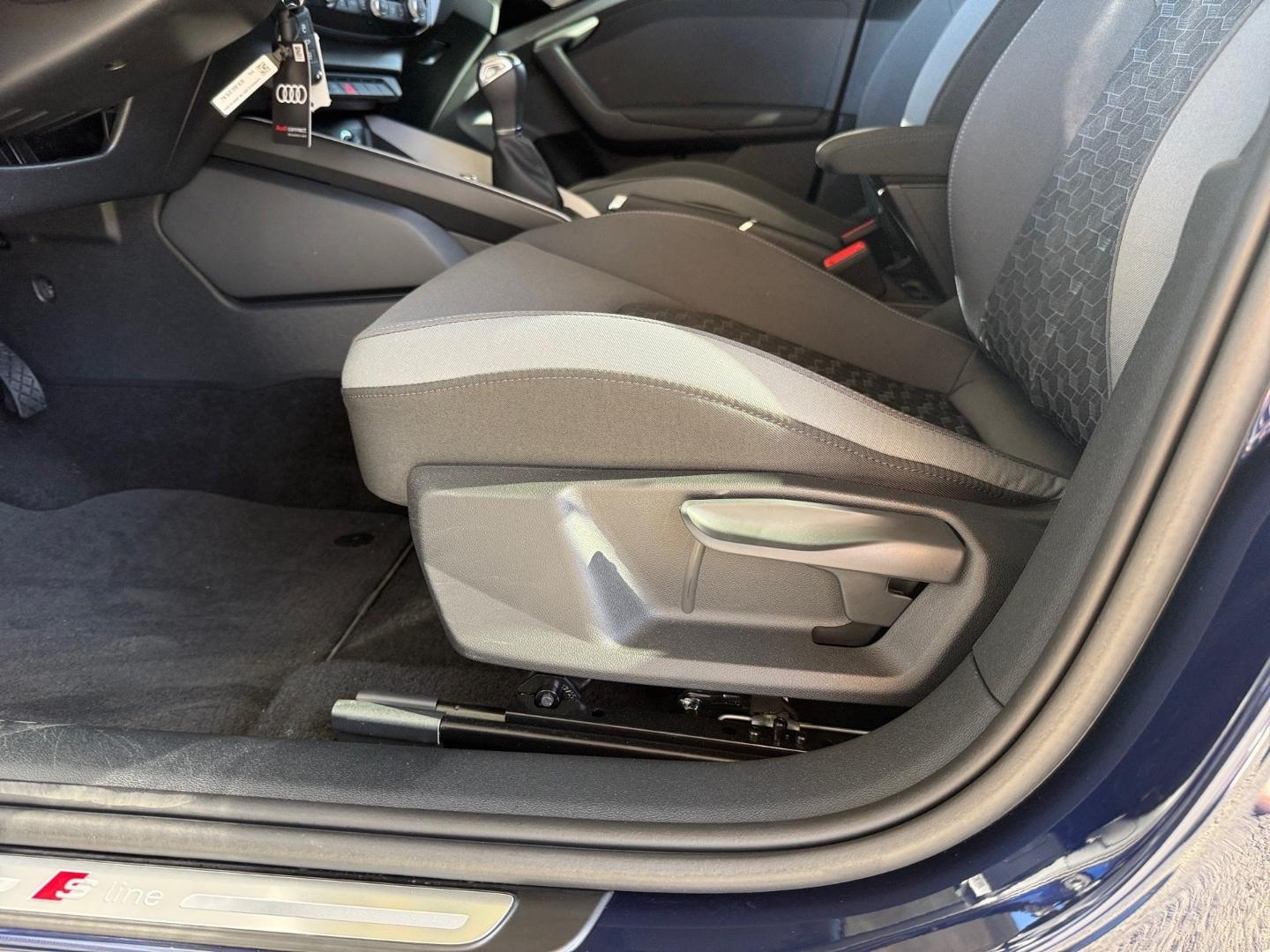 Bild über Audi A1 Sportback S line 30 TFSI Schaltgetriebe - für weitere Informationen kontaktieren Sie den Audi Partner