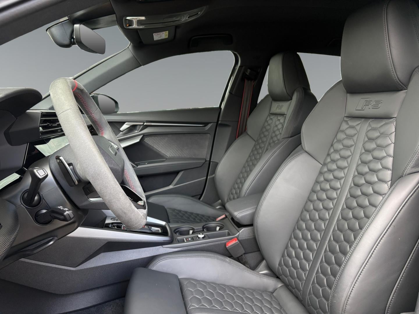 Bild über Audi RS 3 Sportback TFSI quattro S tronic - für weitere Informationen kontaktieren Sie den Audi Partner