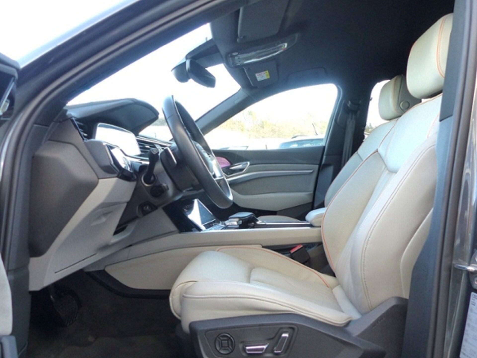 Audi e-tron S line
