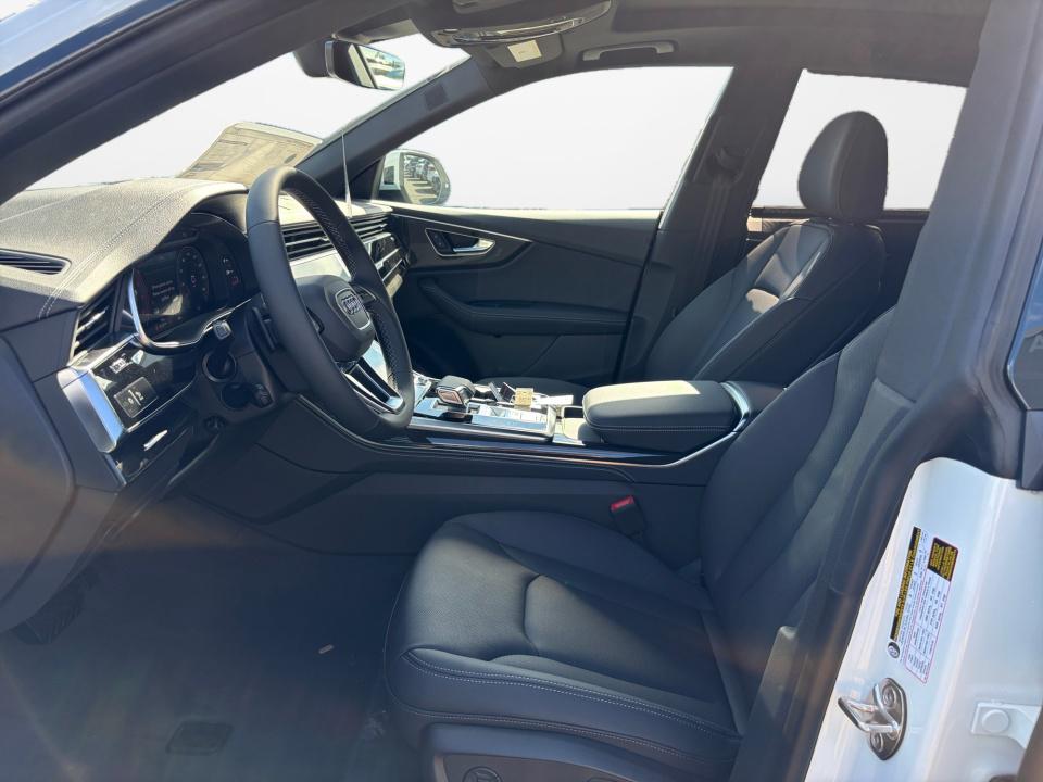 2026 Audi Q8 Premium Plus - Photo 9