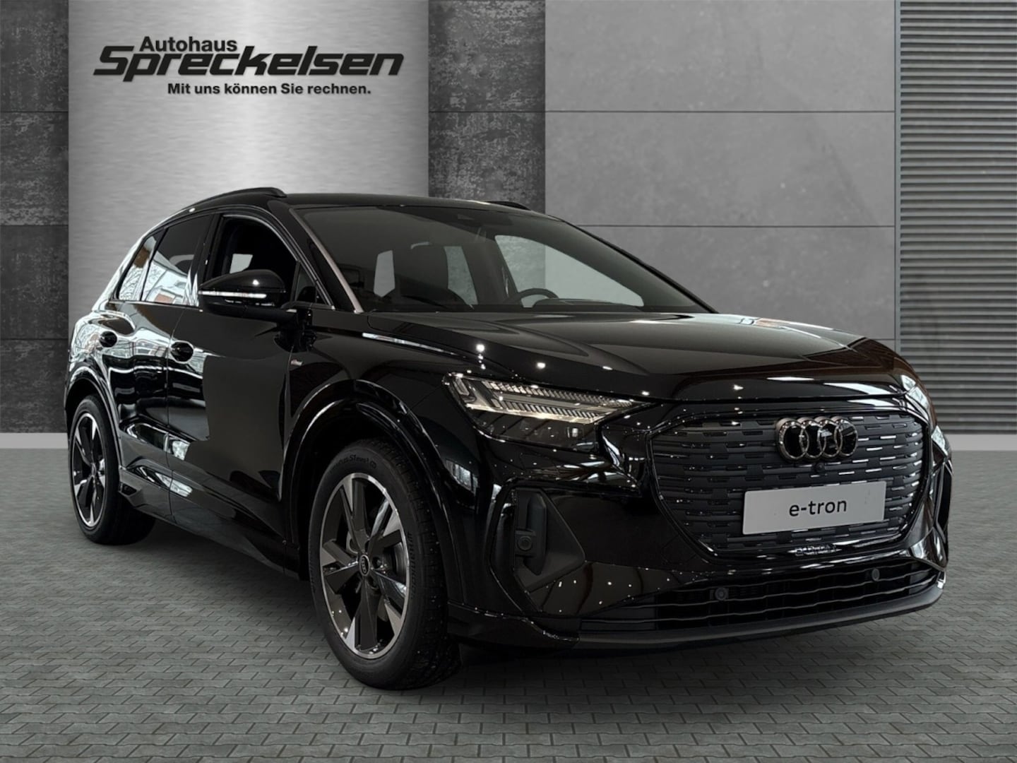Bild über Audi Q4 e-tron 45 e-tron - für weitere Informationen kontaktieren Sie den Audi Partner