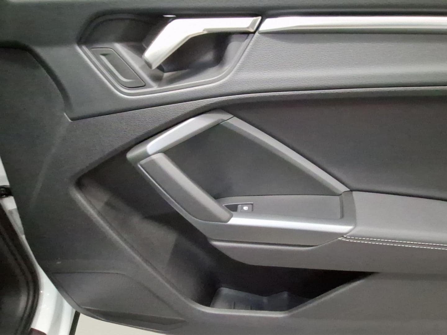 Bild über Audi Q3 S line 35 TDI S tronic - für weitere Informationen kontaktieren Sie den Audi Partner