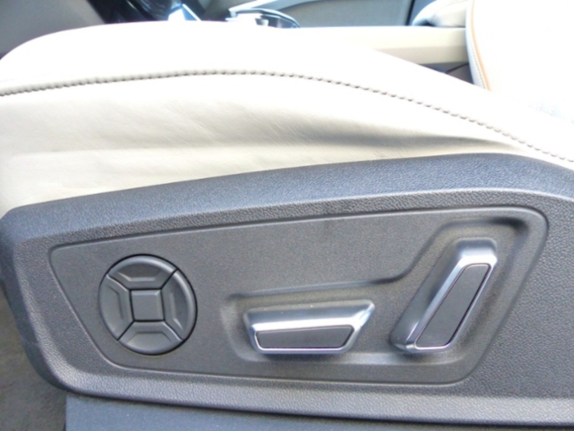 Audi e-tron S line